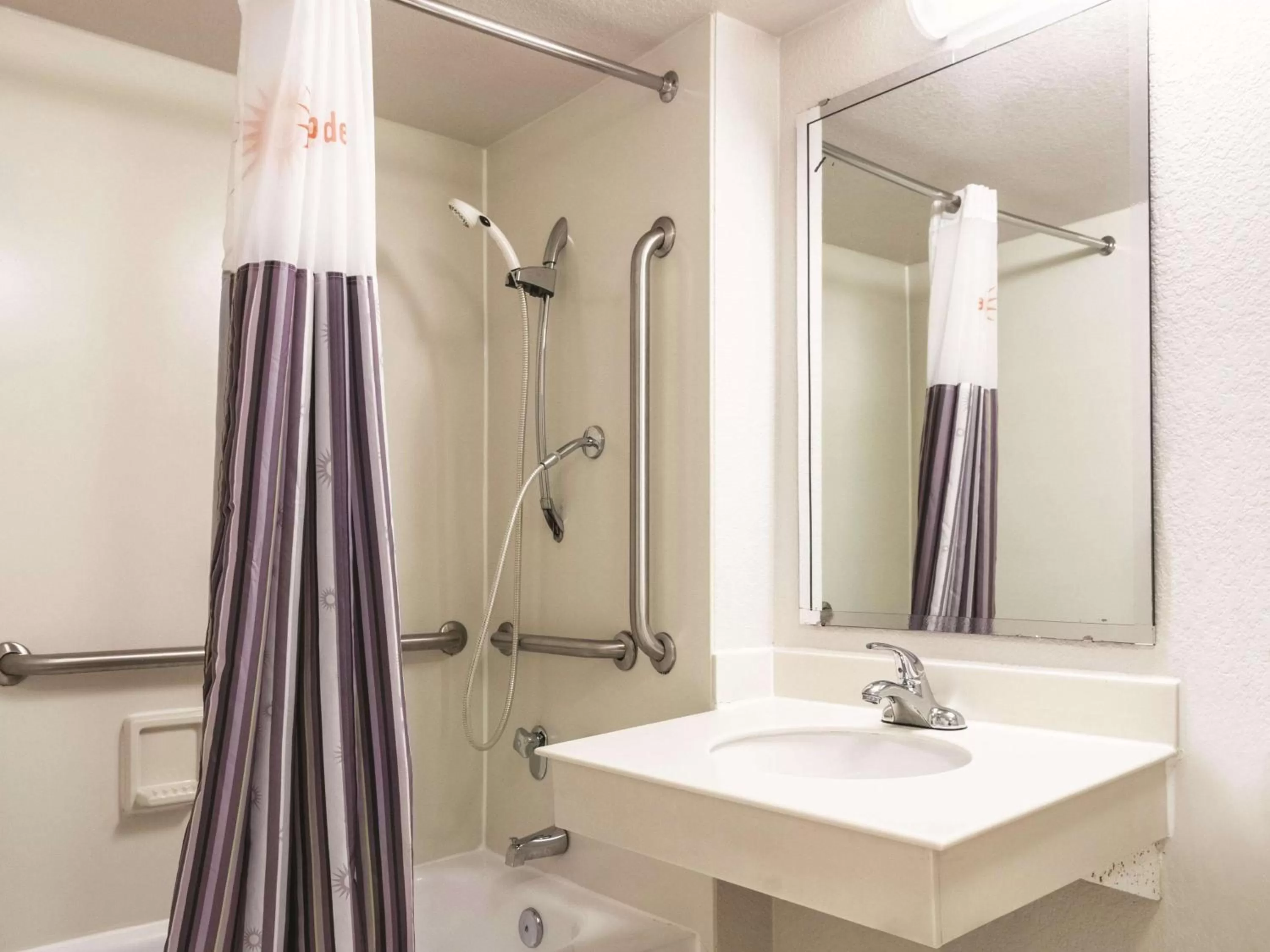 Photo of the whole room in La Quinta Inn by Wyndham New Orleans West Bank / Gretna