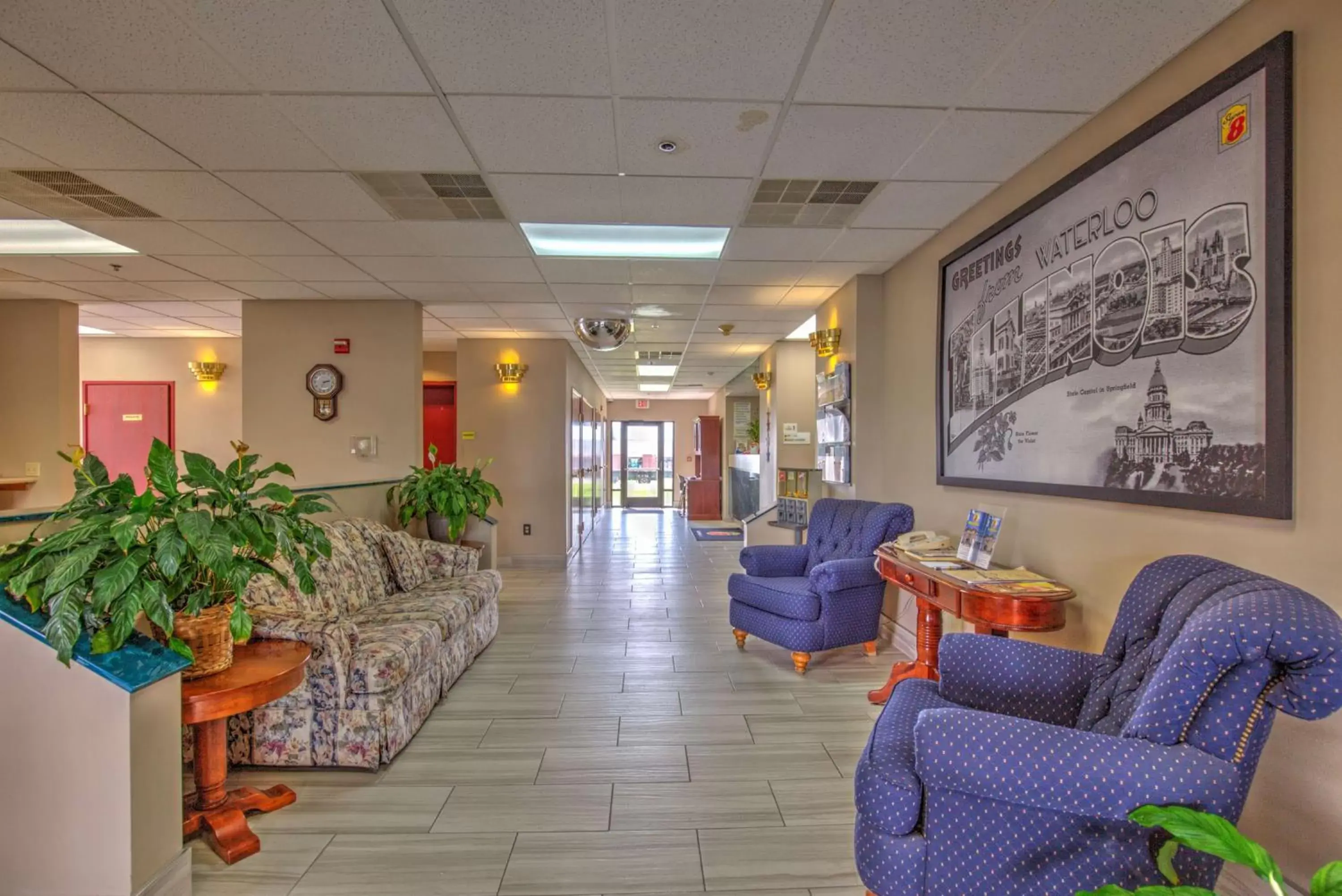 Lobby or reception in Super 8 by Wyndham Waterloo Lobby or reception in Super 8 by Wyndham Waterloo