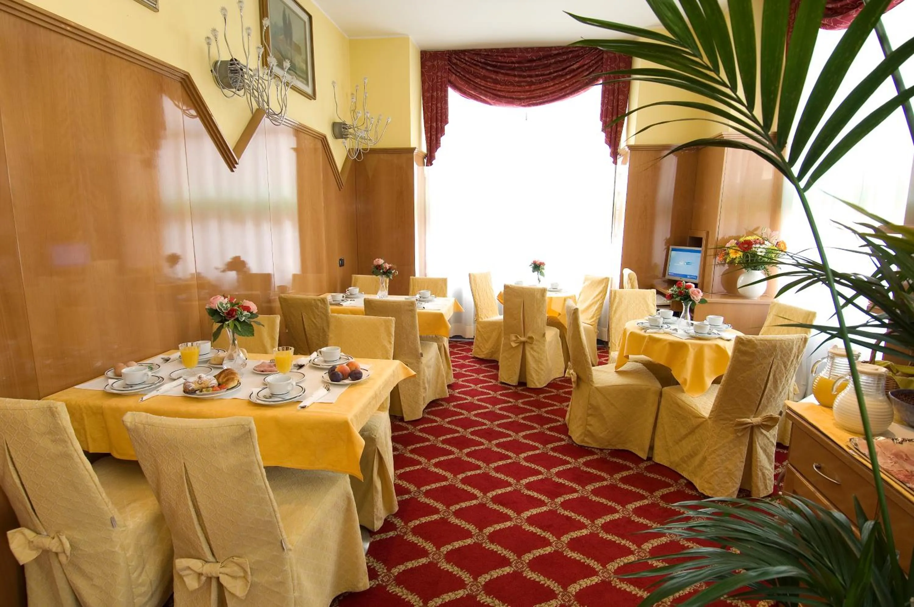 Restaurant/places to eat in Hotel Cinque Giornate