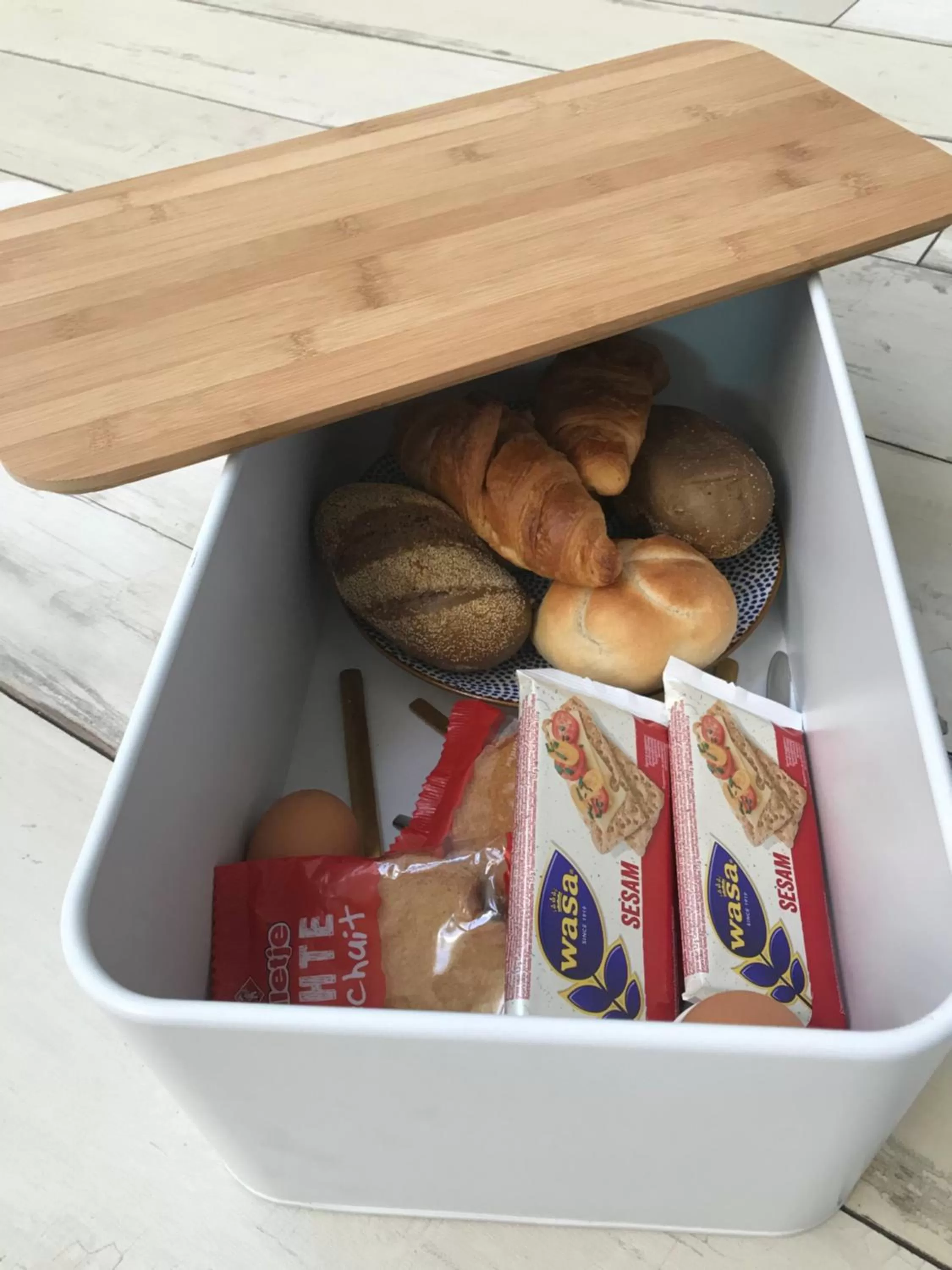 Continental breakfast in B&B de Petrakerk