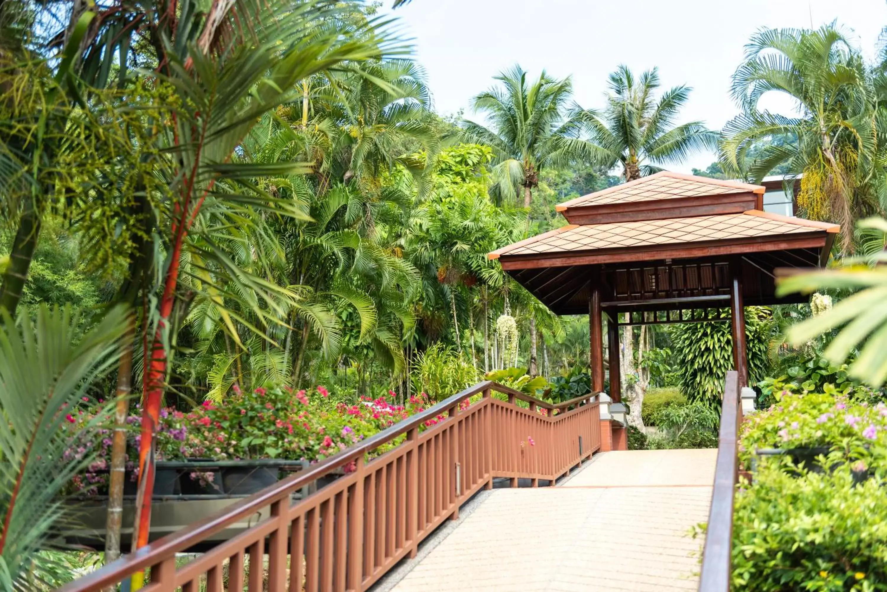 Garden, Balcony/Terrace in Khaolak Bayfront Resort