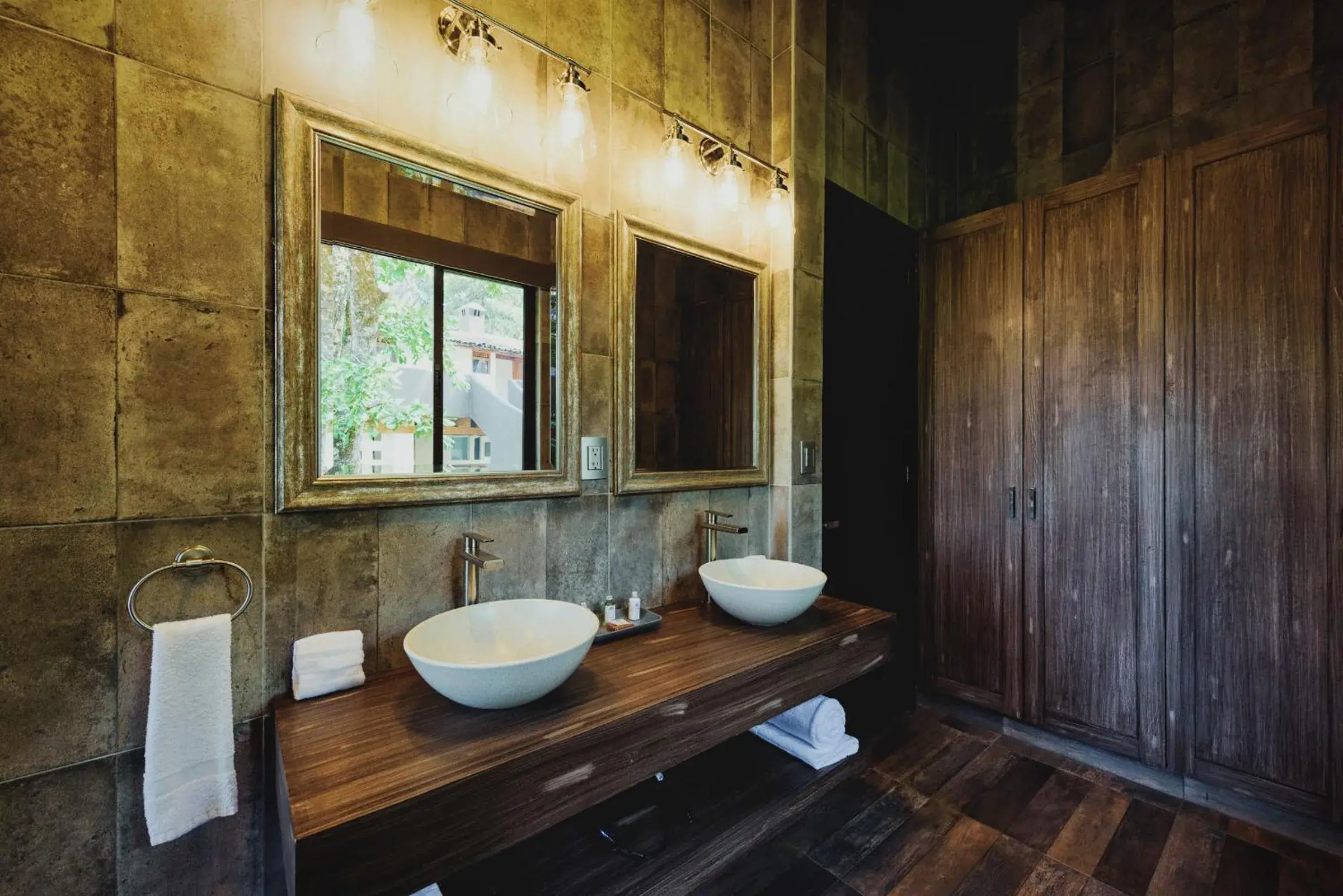 Bathroom in Loto Azul Hotel & Spa