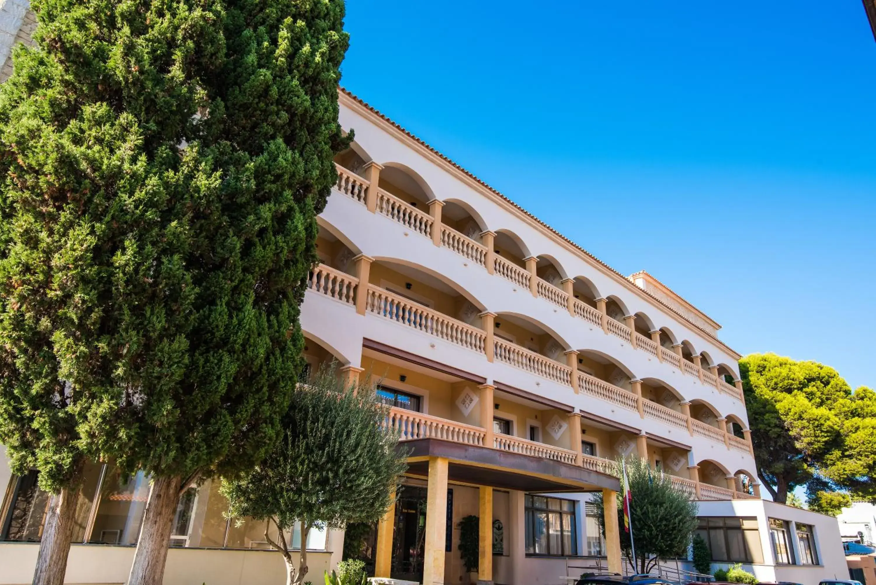 Facade/entrance, Property Building in Hotel Baviera