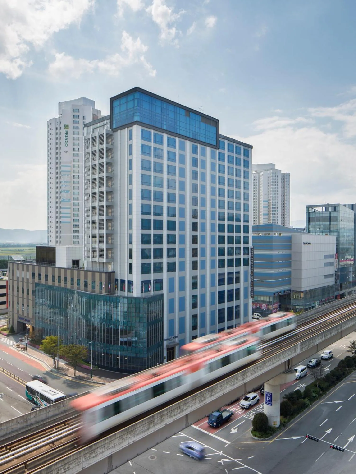 Day in I Square Hotel