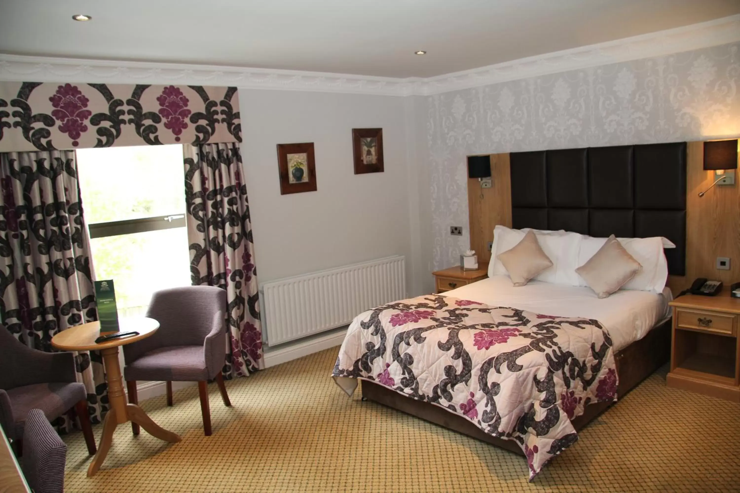 Bed in Waterton Park Hotel