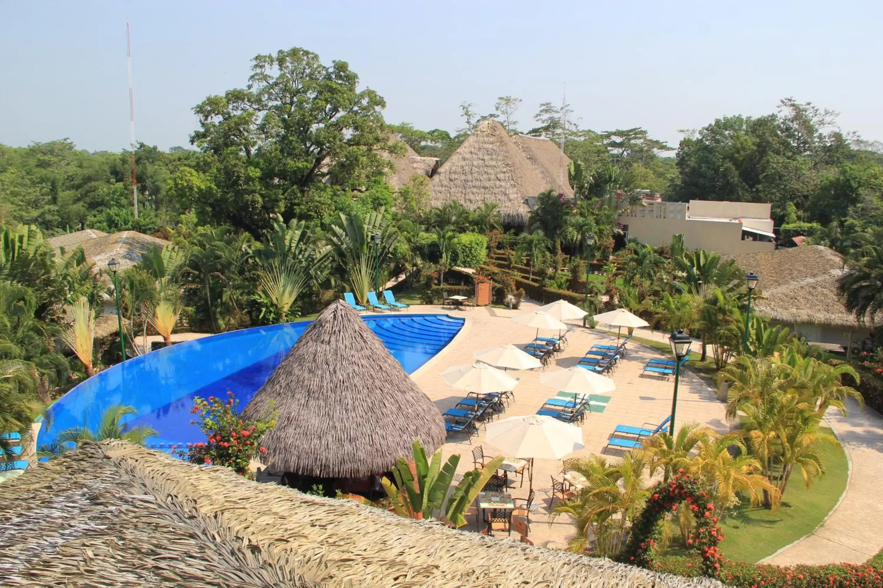 Swimming pool, Pool View in Hotel Villa Mercedes Palenque