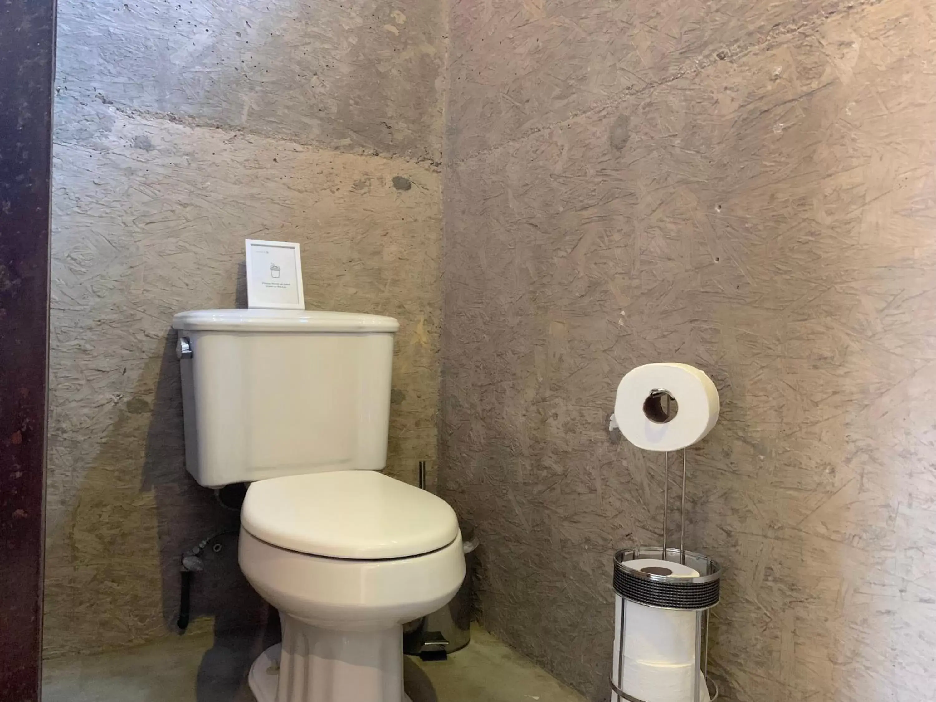 Bathroom in Perro Surfero Hotel