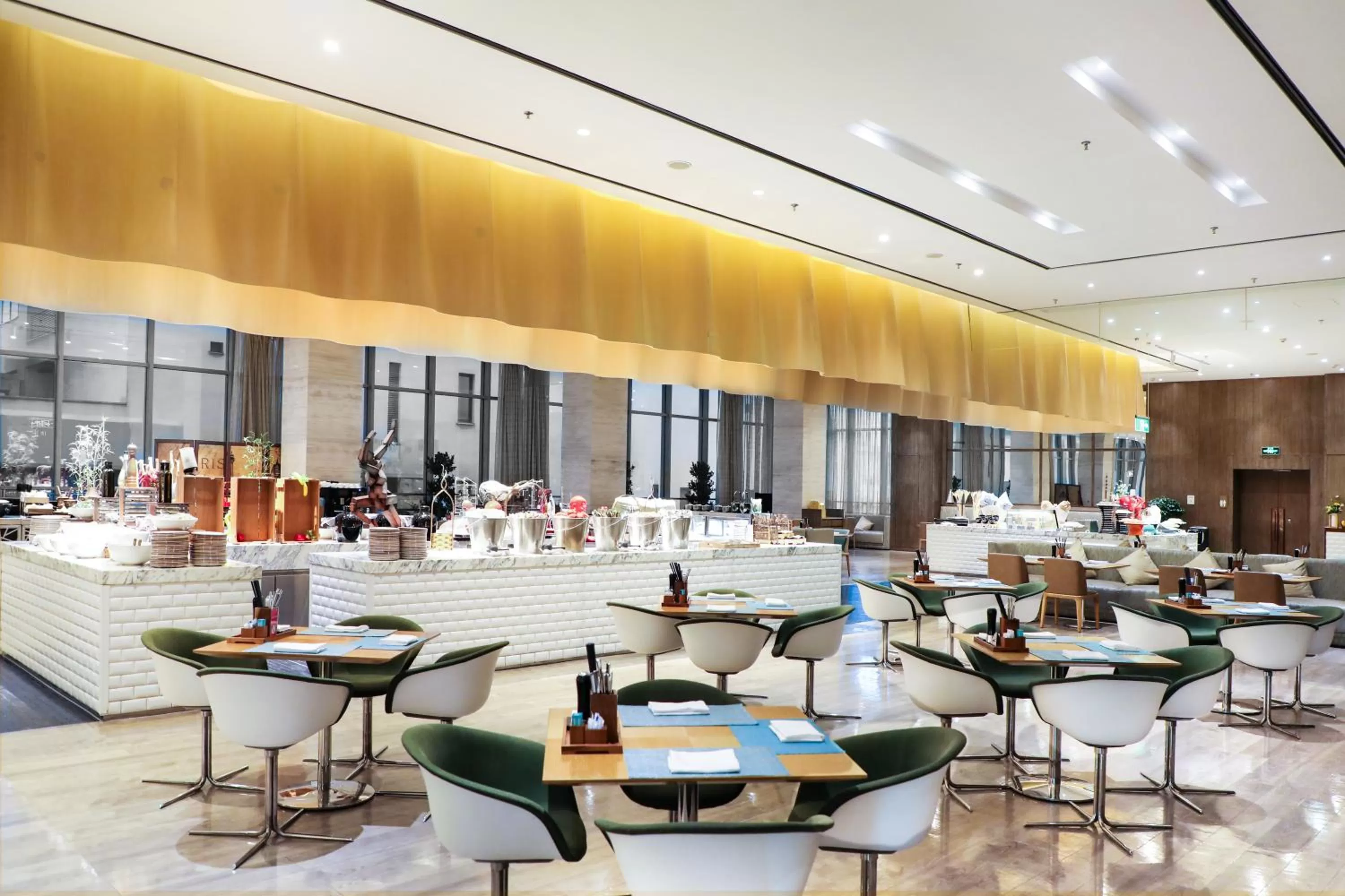Restaurant/places to eat in Le Meridien Shenyang Heping