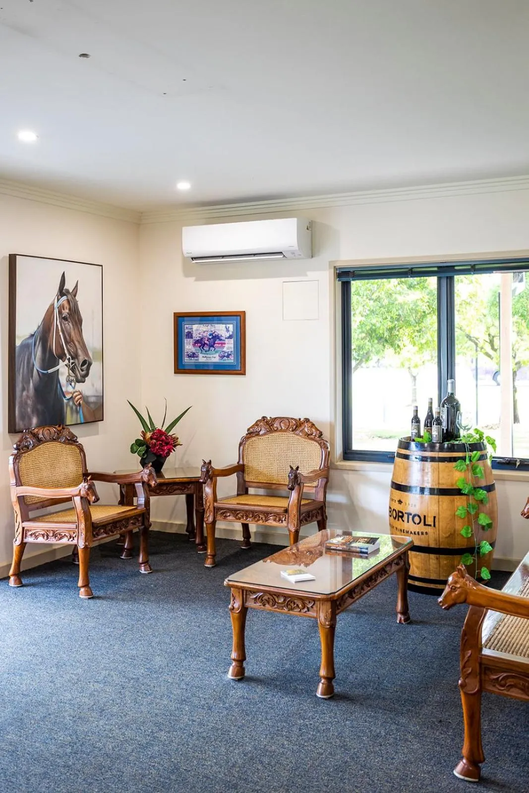 Property building in Hawkesbury Race Club Motel