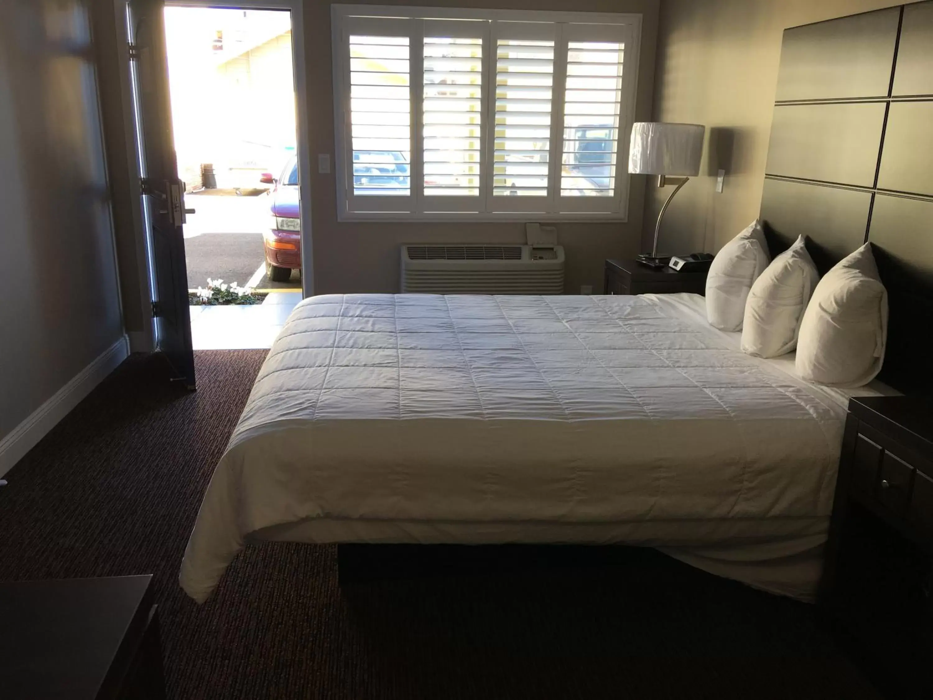 Bed in Vallejo Inn