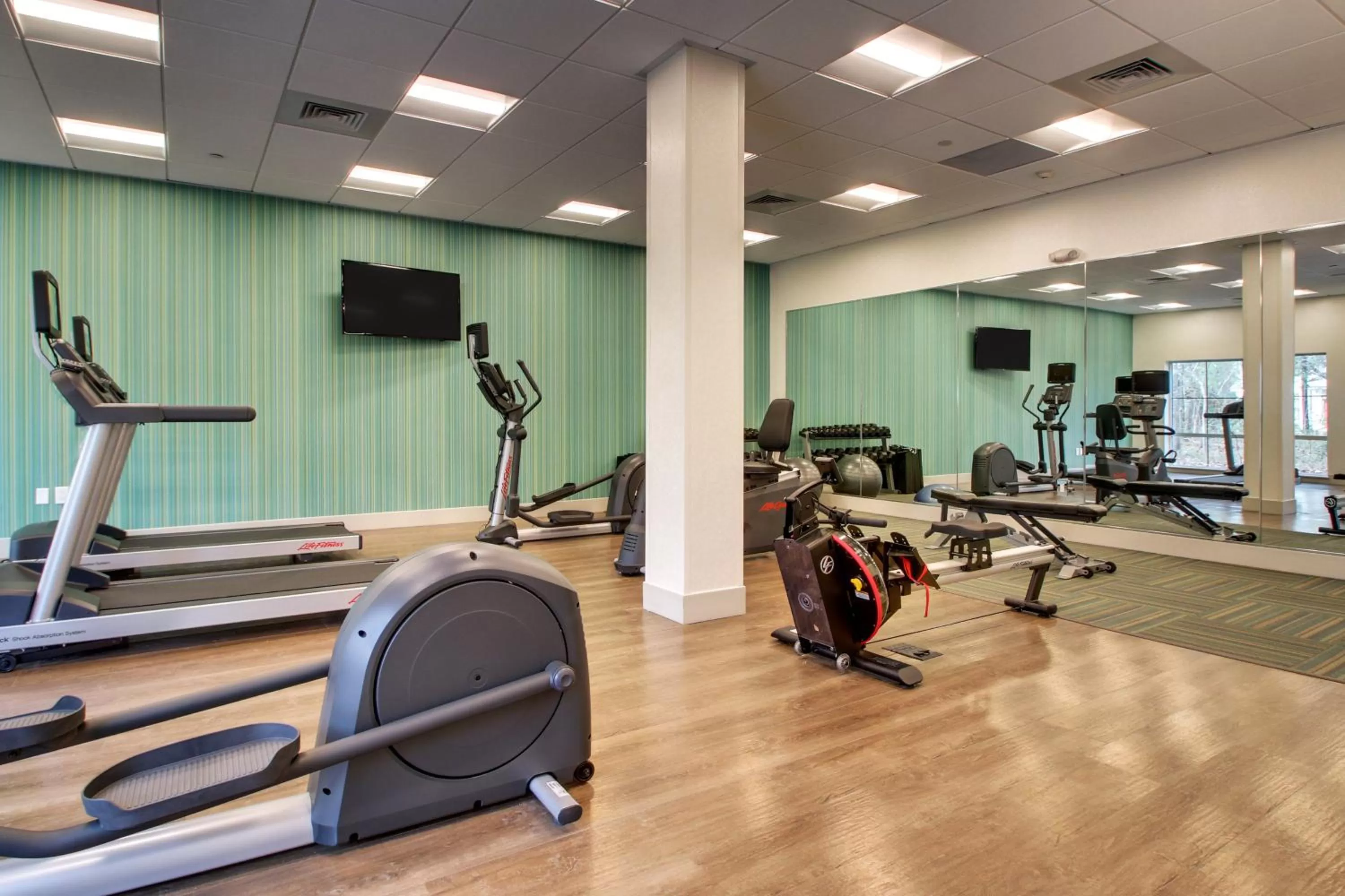 Fitness centre/facilities in Holiday Inn Express & Suites - Summerville by IHG