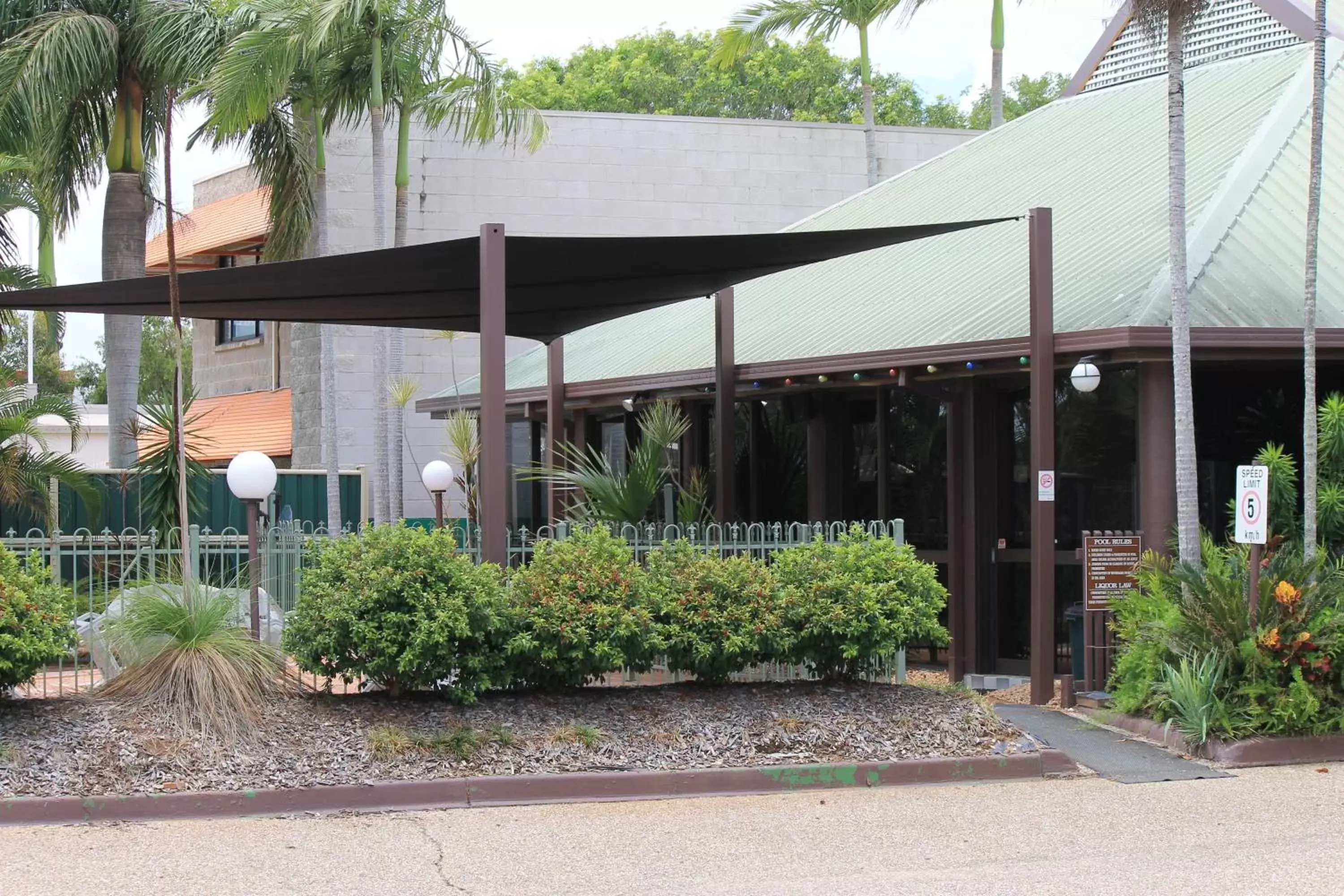 Facade/entrance, Property Building in Glenmore Palms Motel