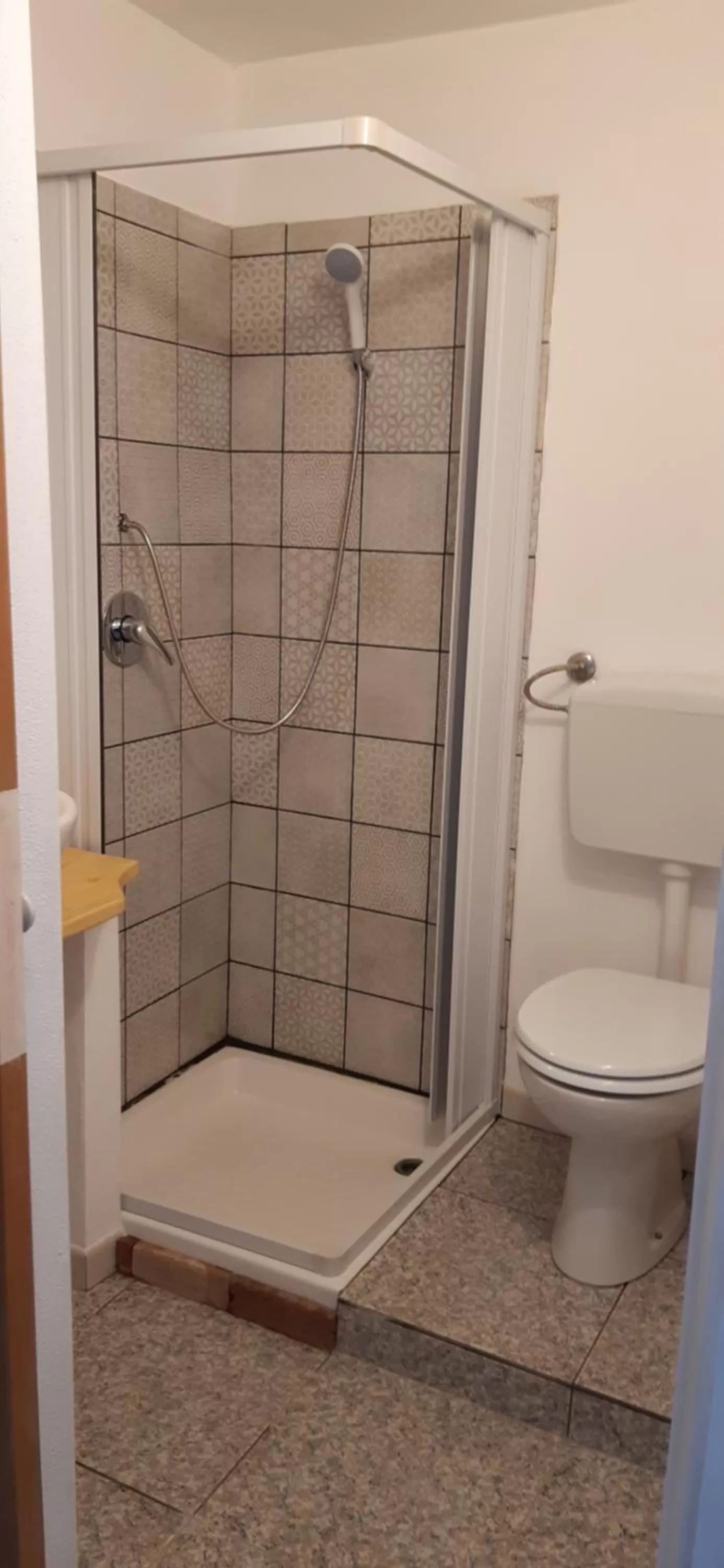 Shower in B&b barbaricino iun F1442