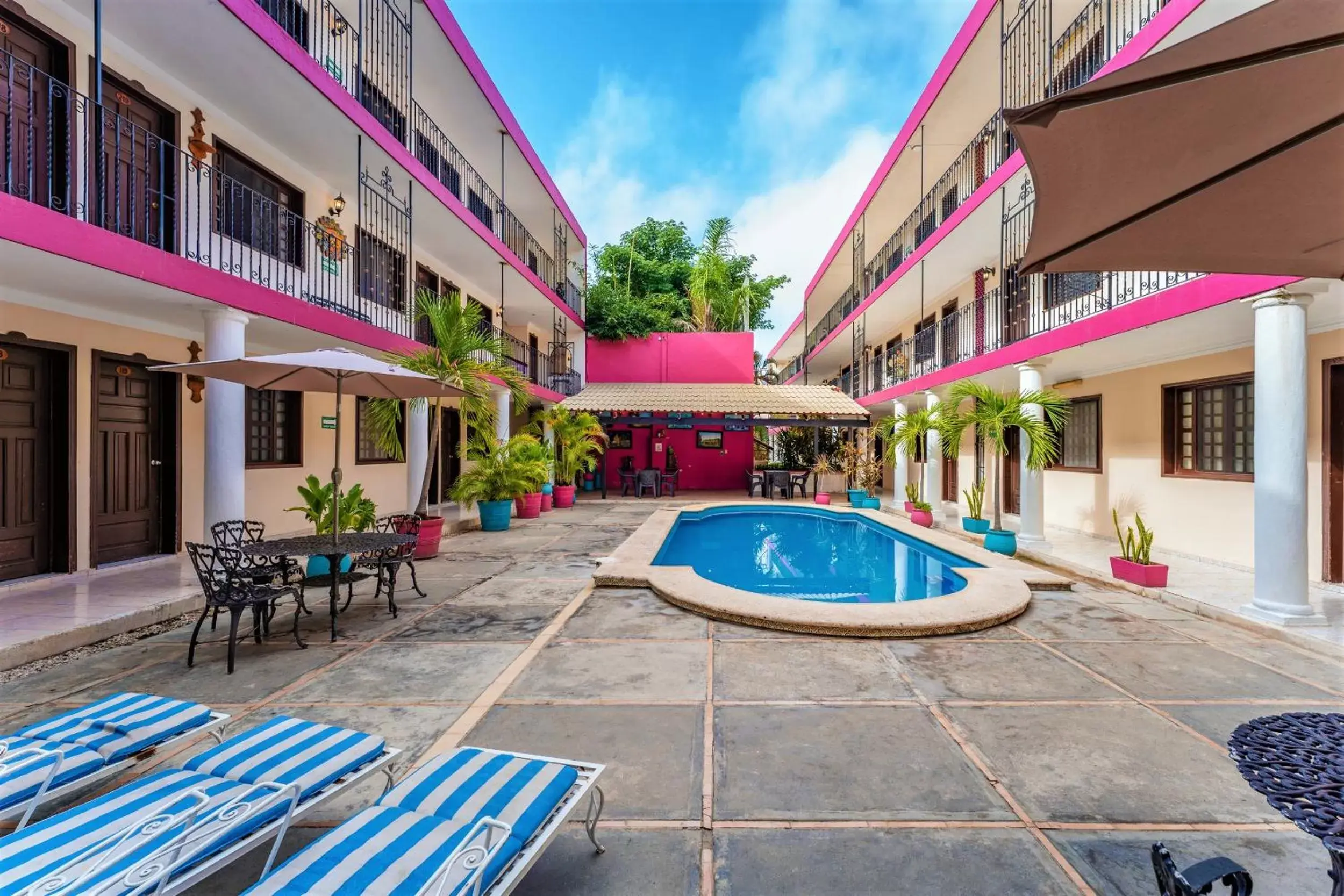 Swimming Pool in Hotel San Juan Mérida