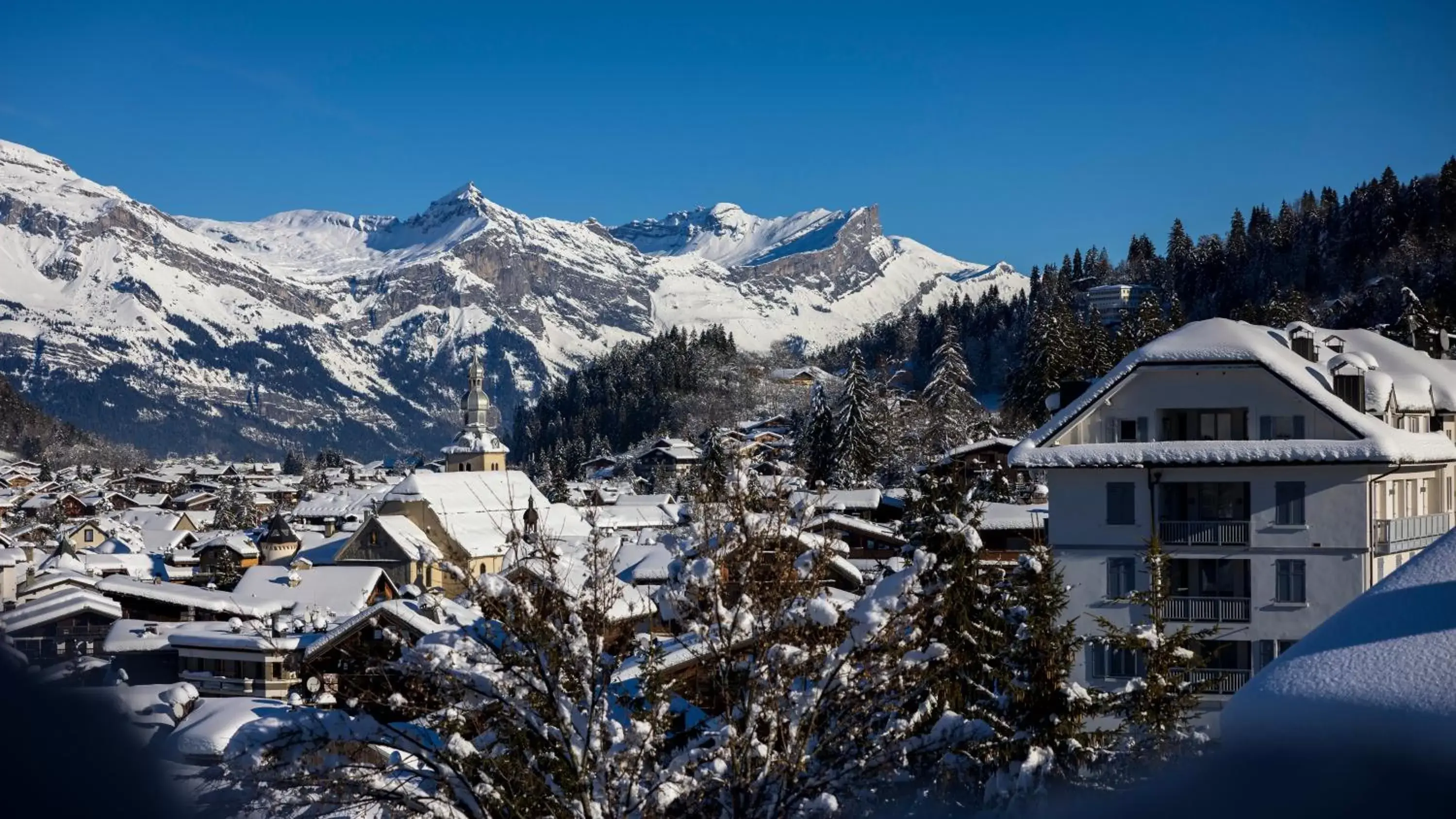 City view, Winter in Au Coin Du Feu