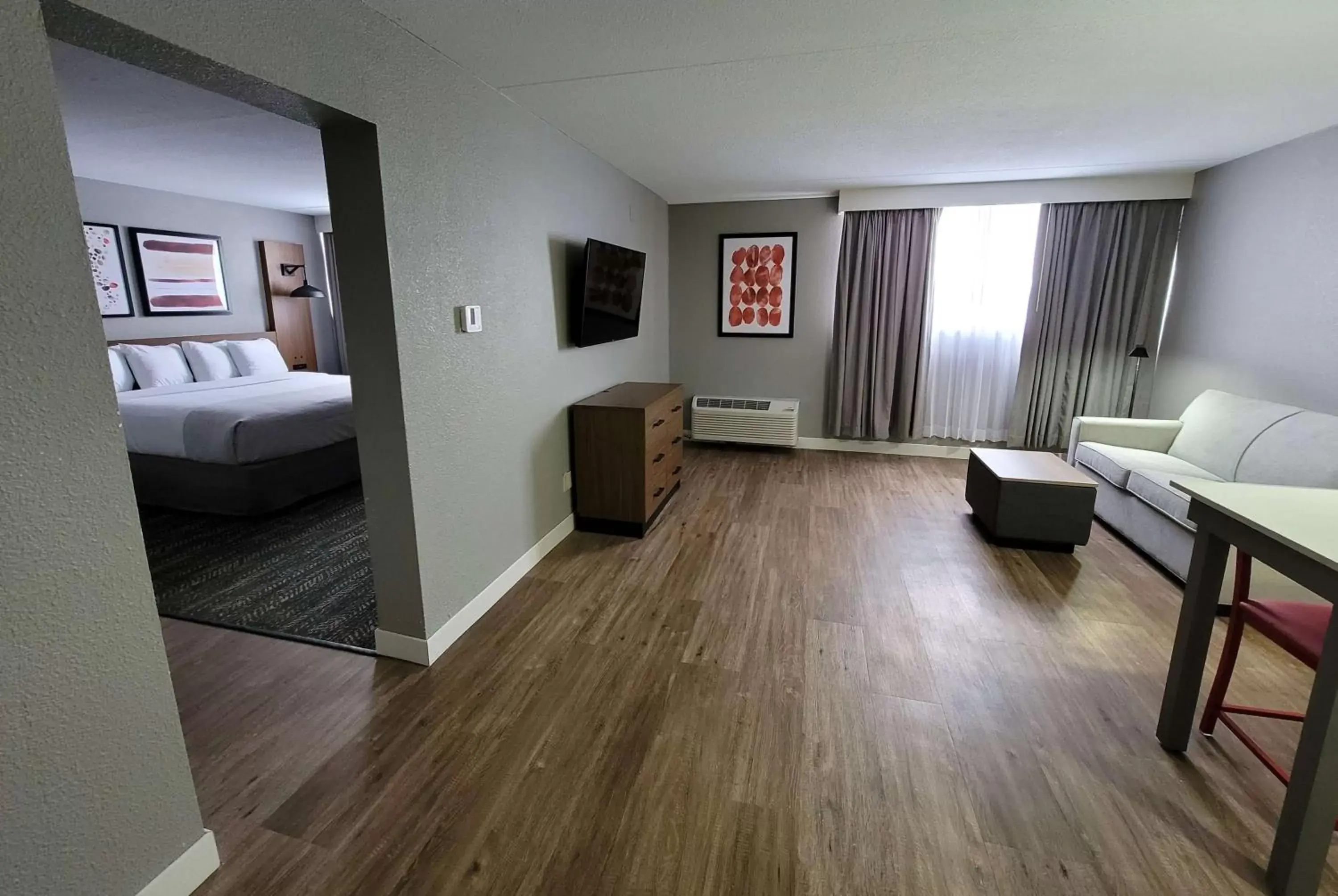 Photo of the whole room, Seating Area in Hawthorn Suites by Wyndham Wichita Airport