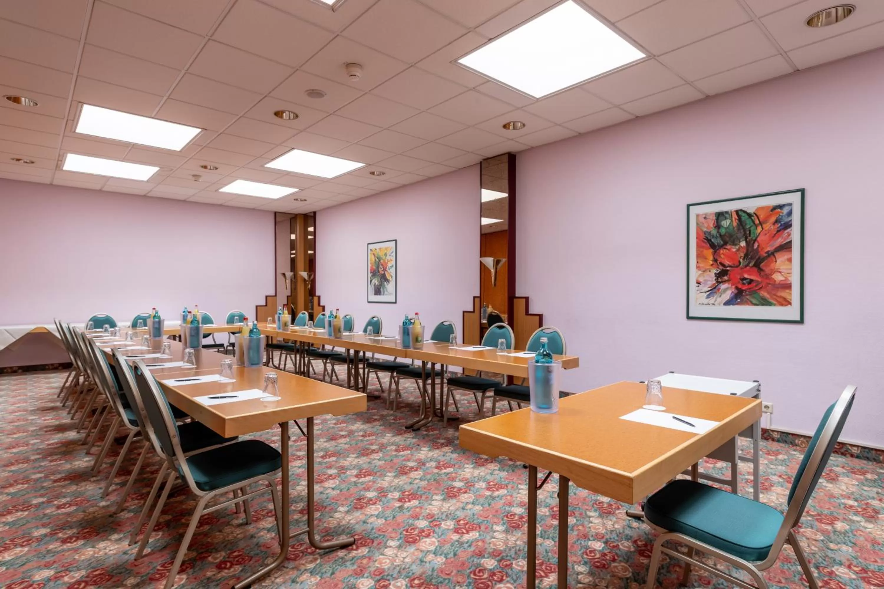 Meeting/conference room in Fly Inn Hotel Frankfurt Airport Rüsselsheim ehemals Trip Inn Hotels