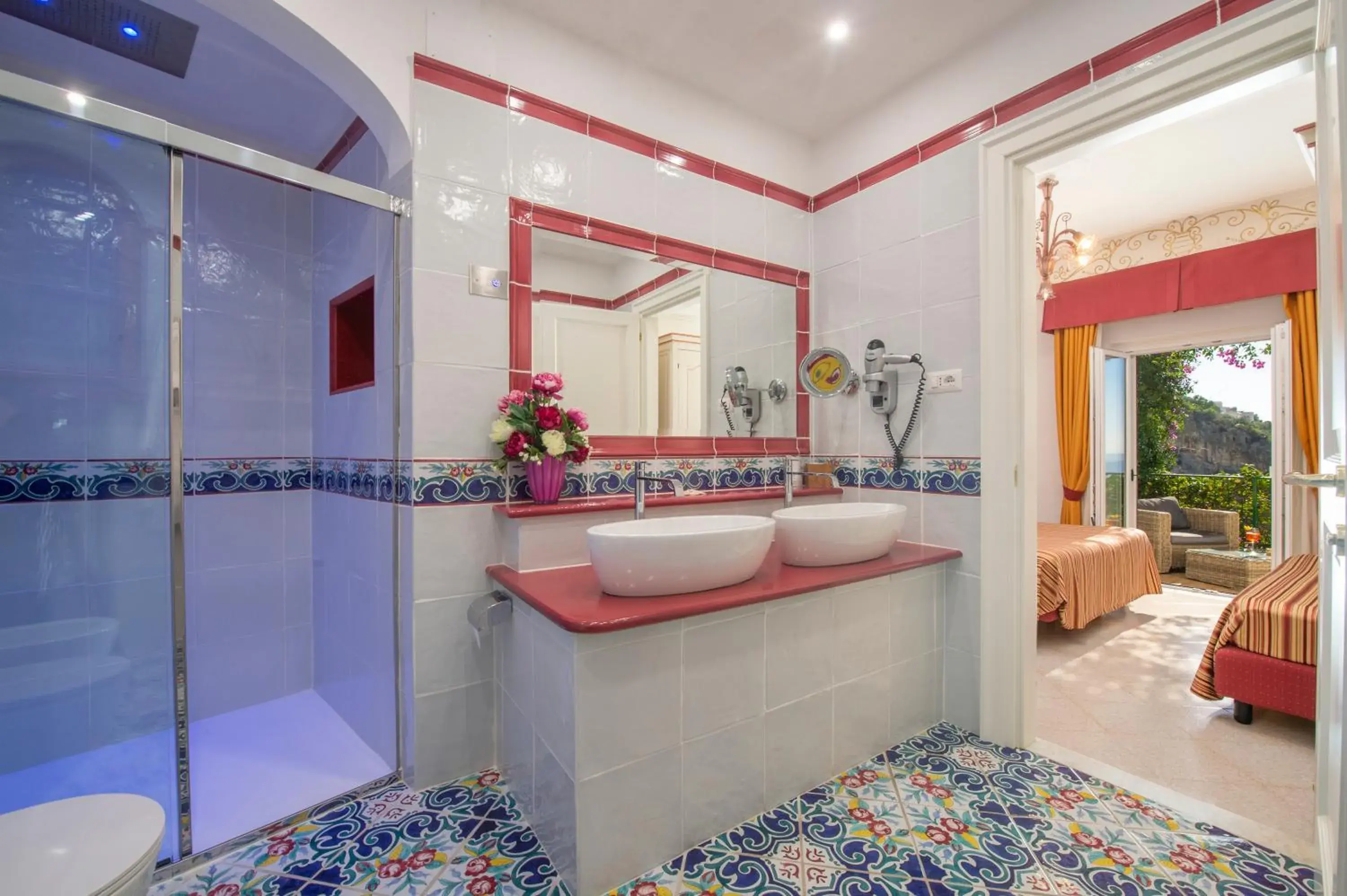 Shower, Bathroom in Hotel Pellegrino