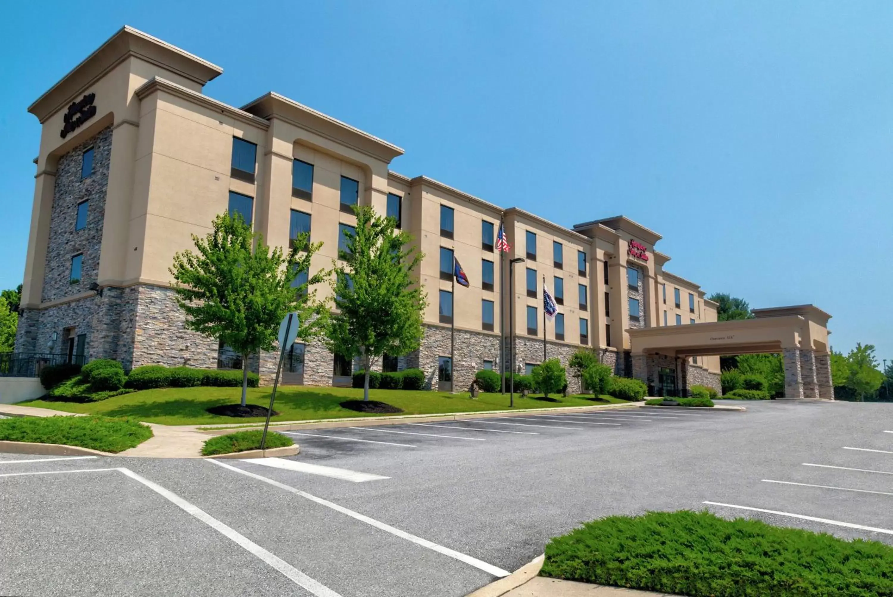 Property Building in Hampton Inn & Suites Chadds Ford