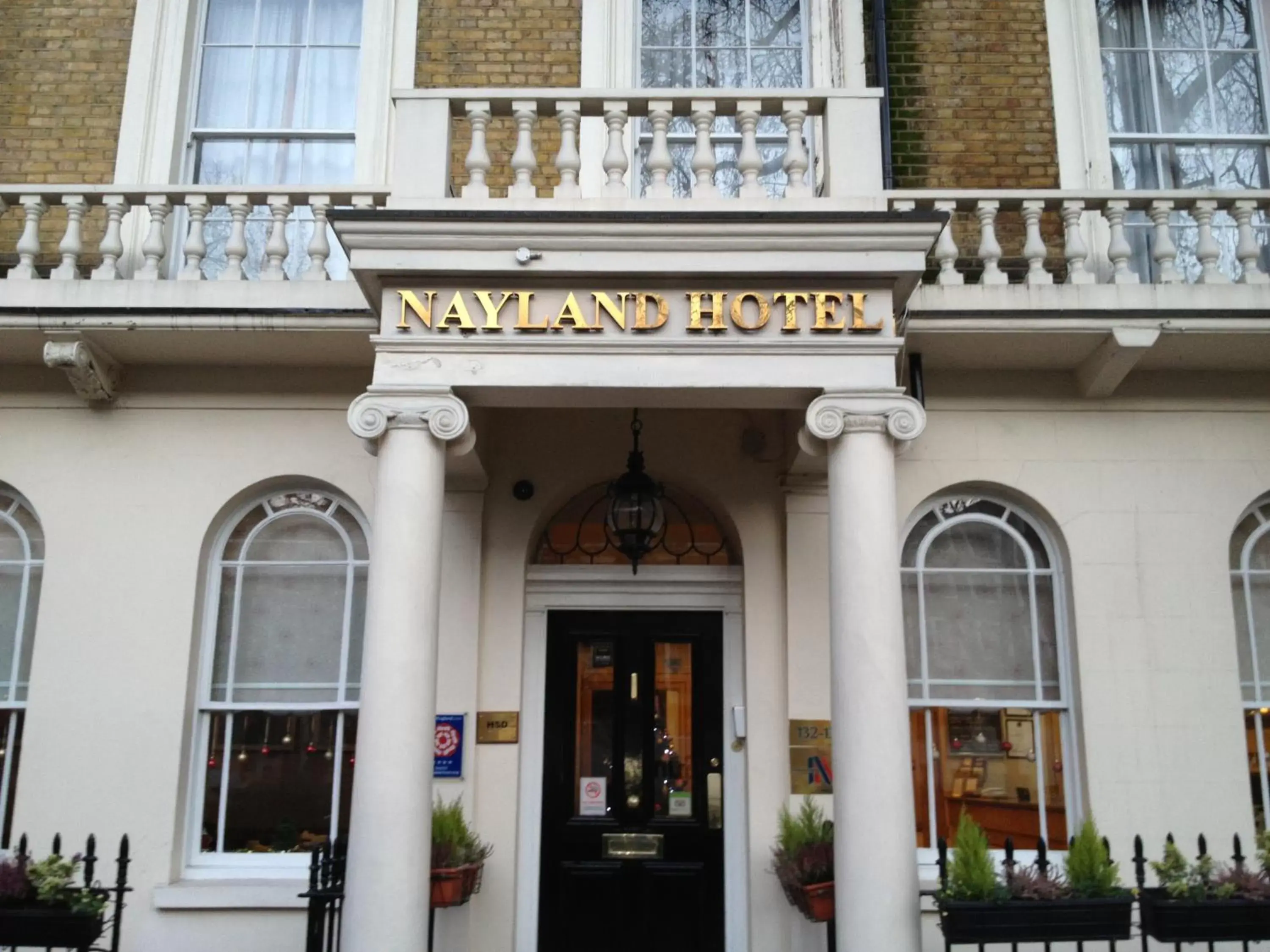 Facade/entrance in The Nayland Hotel