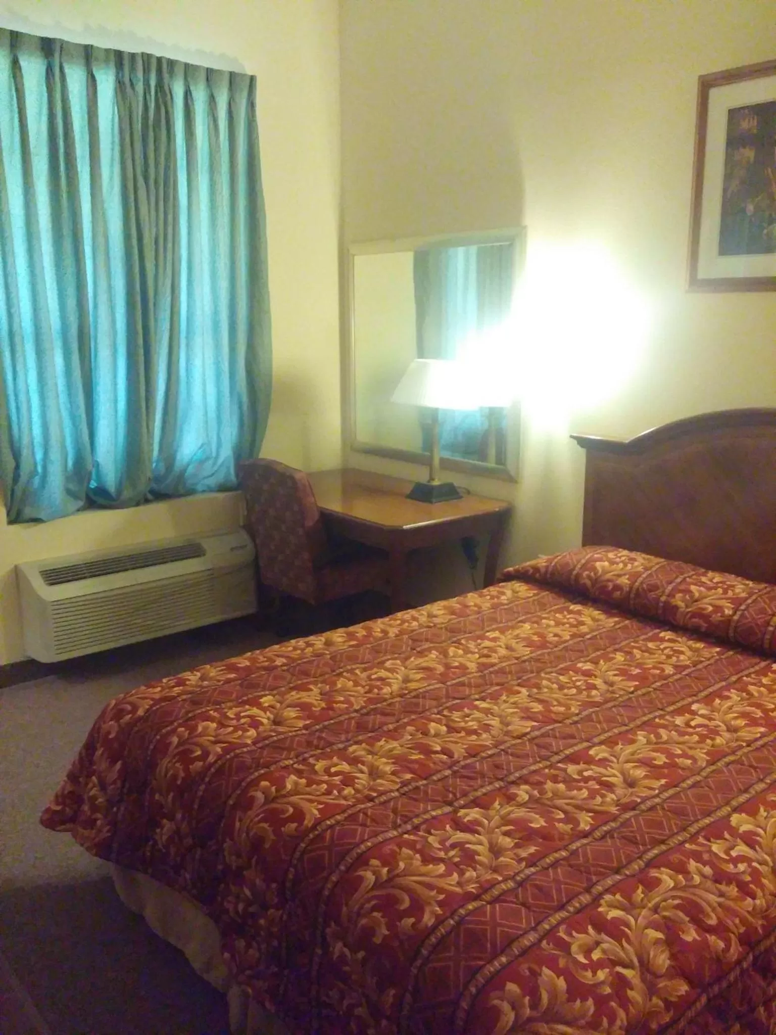 Photo of the whole room, Bed in Country Regency Inn & Suites