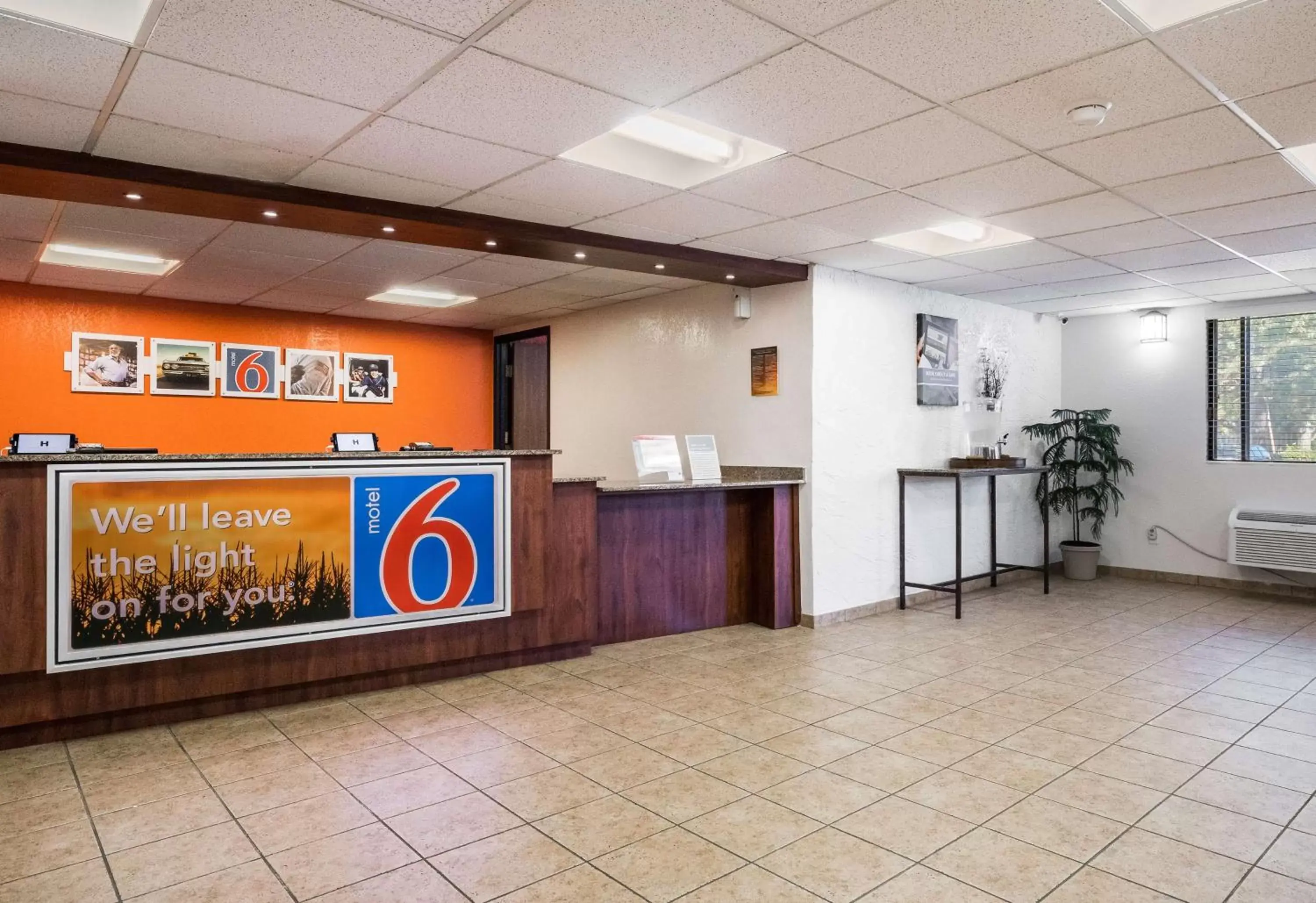 Lobby or reception in Motel 6-Prospect Heights, IL
