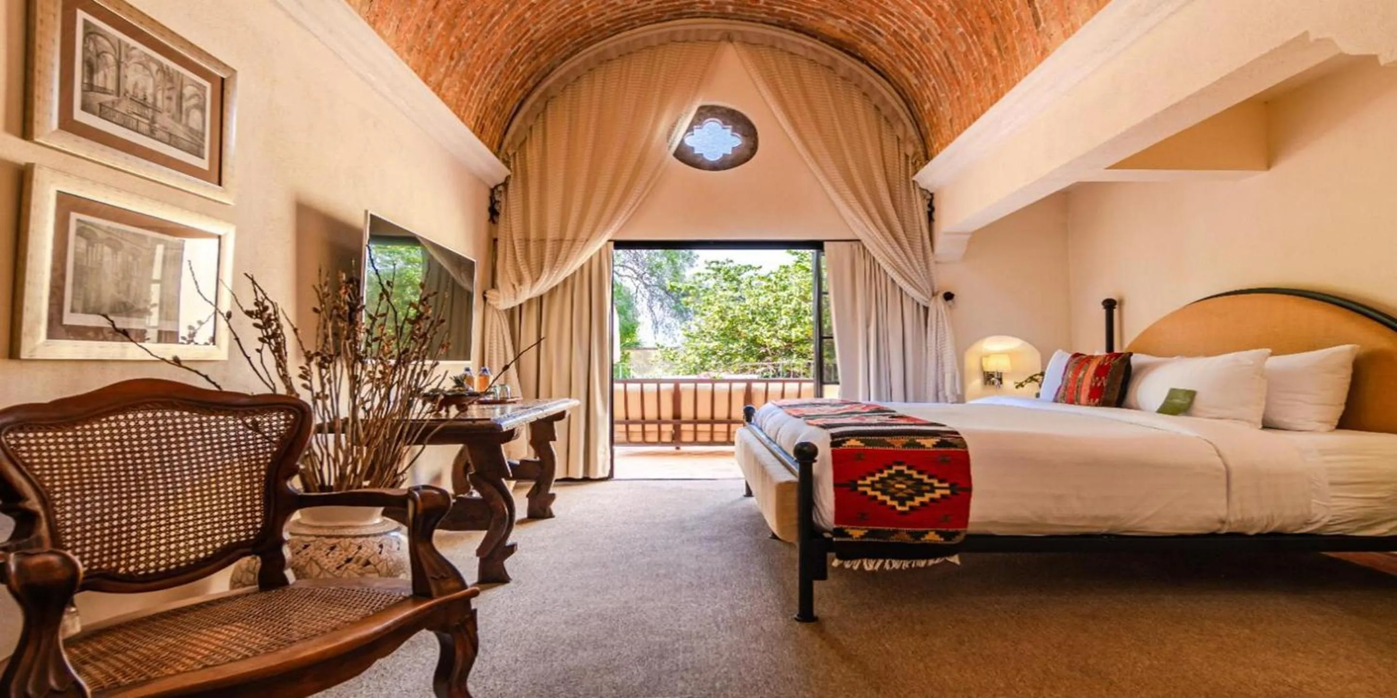 Photo of the whole room, Bed in Hacienda El Santuario San Miguel de Allende