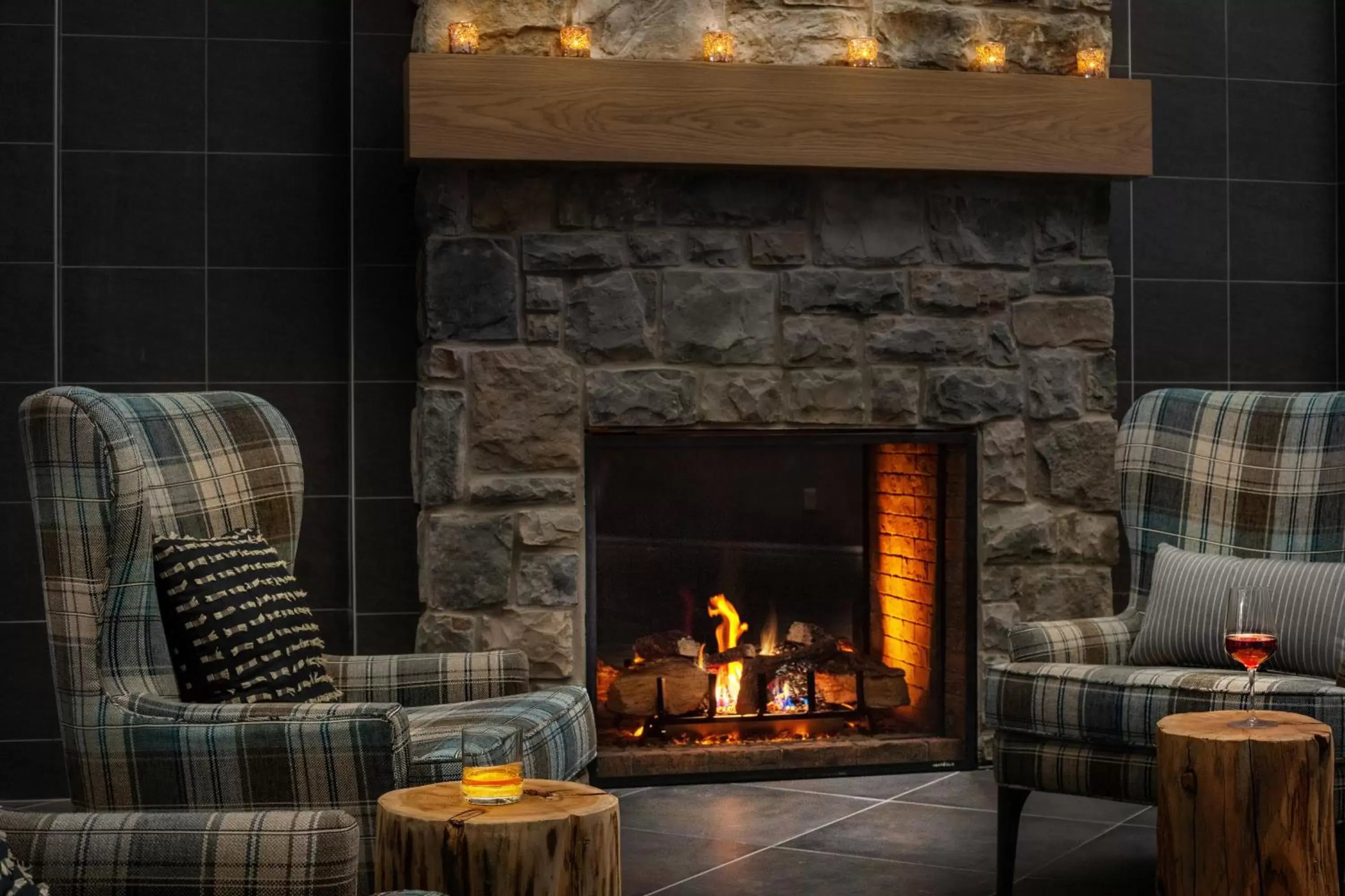 Lobby or reception in Saranac Waterfront Lodge