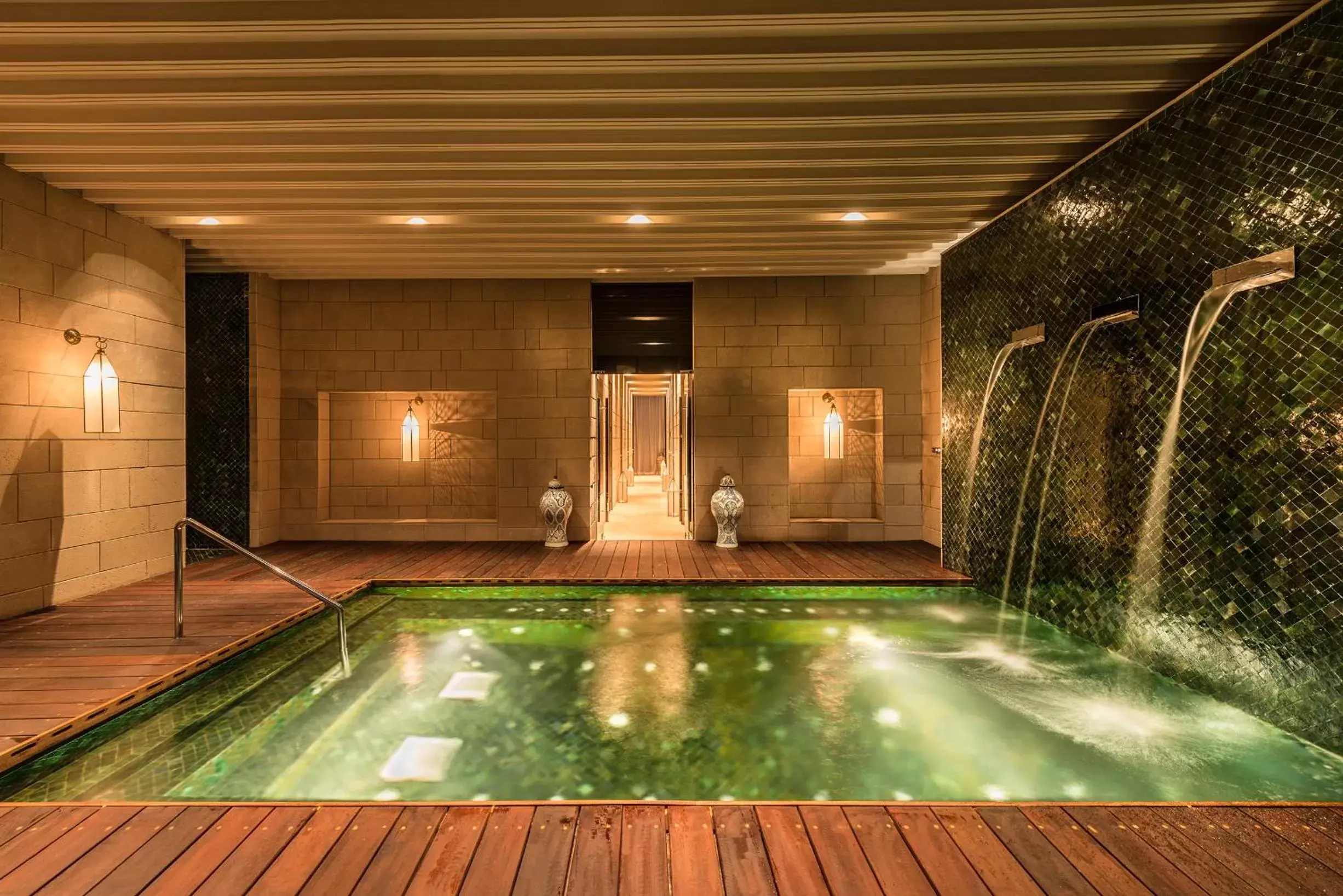 Hot Spring Bath, Swimming Pool in Hotel Sahrai