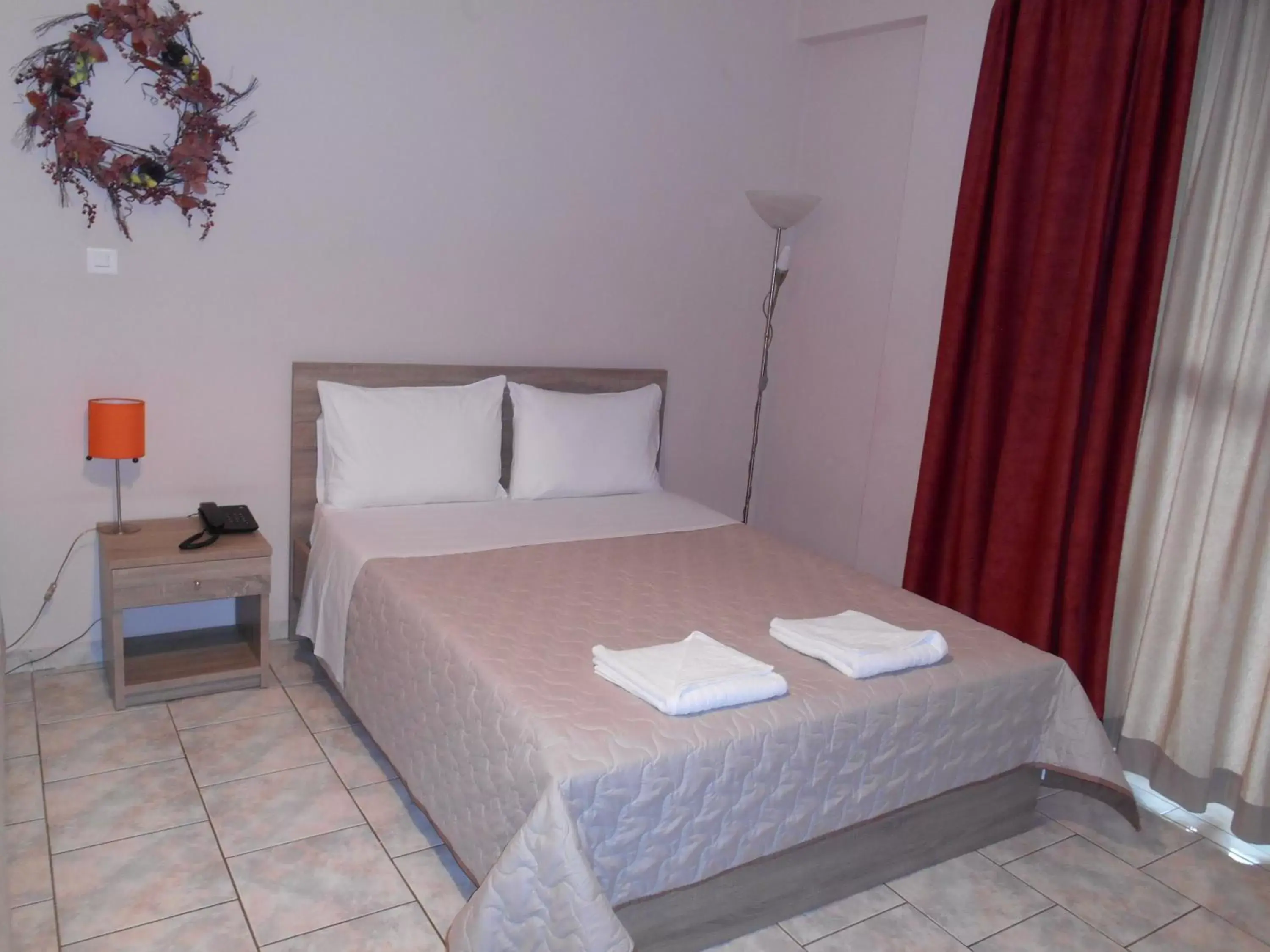 Bedroom, Bed in Hotel Vasilis