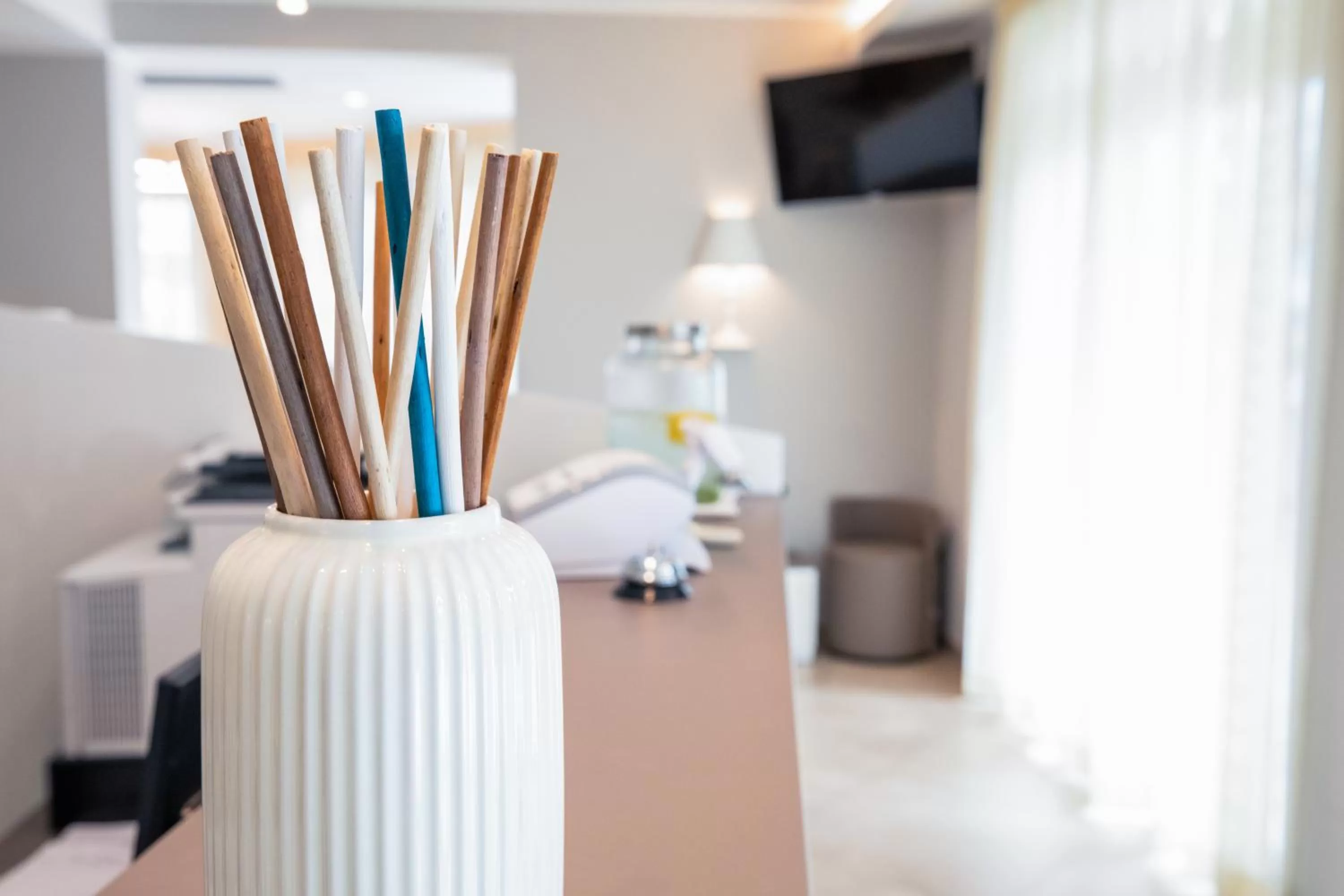 Communal lounge/ TV room in Hotel Baby