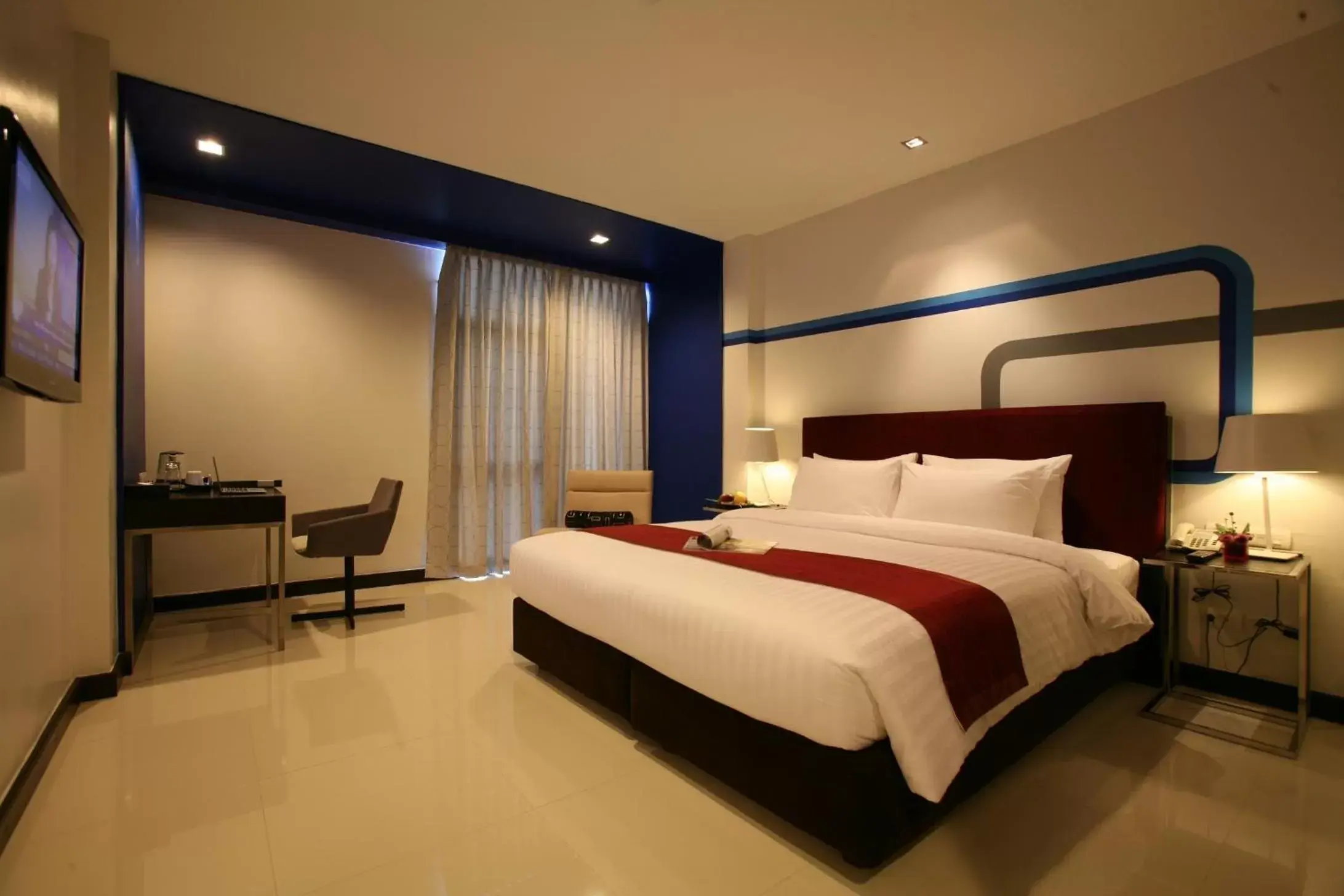 Photo of the whole room, Bed in FX Hotel Metrolink Makkasan