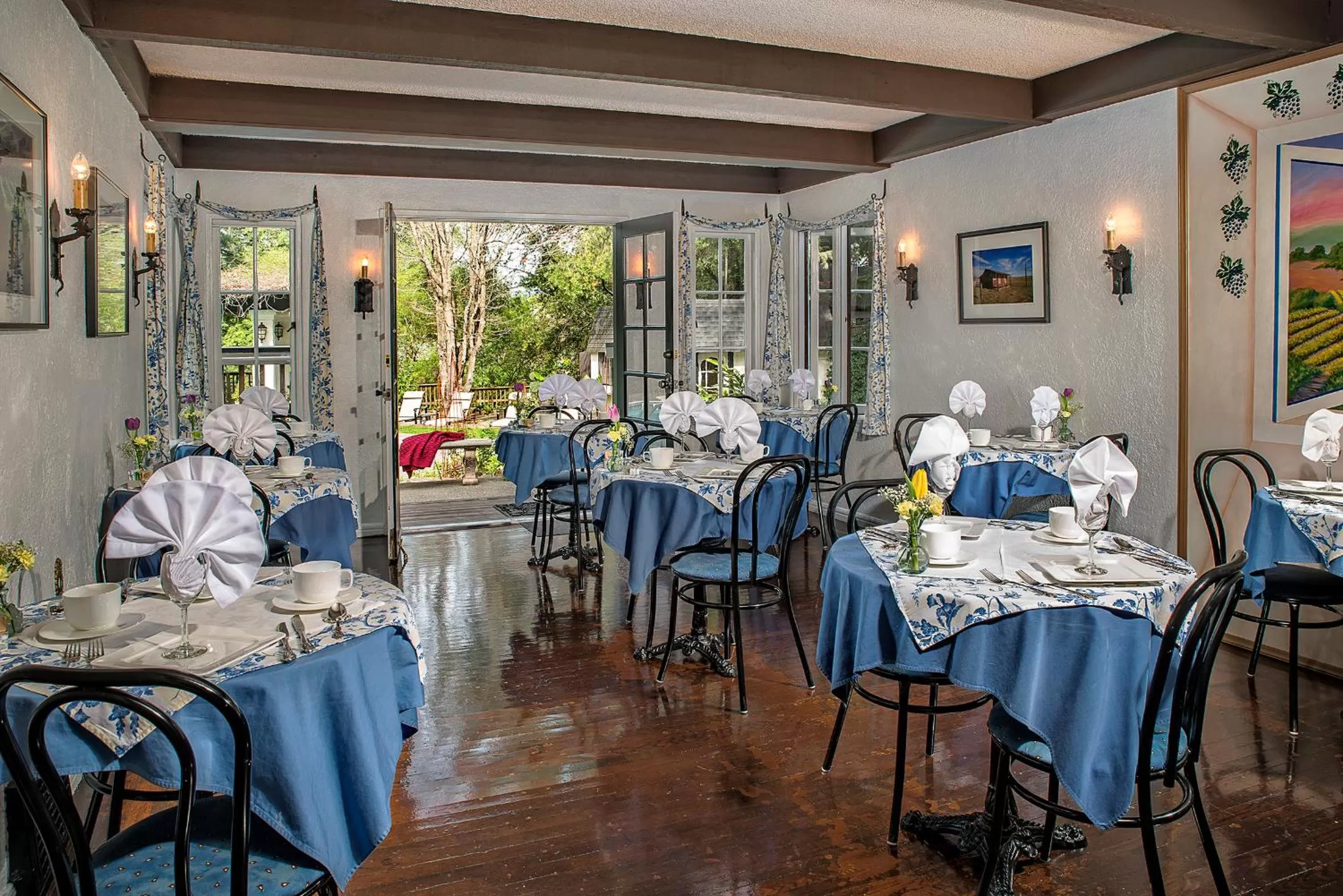 Breakfast in Candlelight Inn Napa Valley