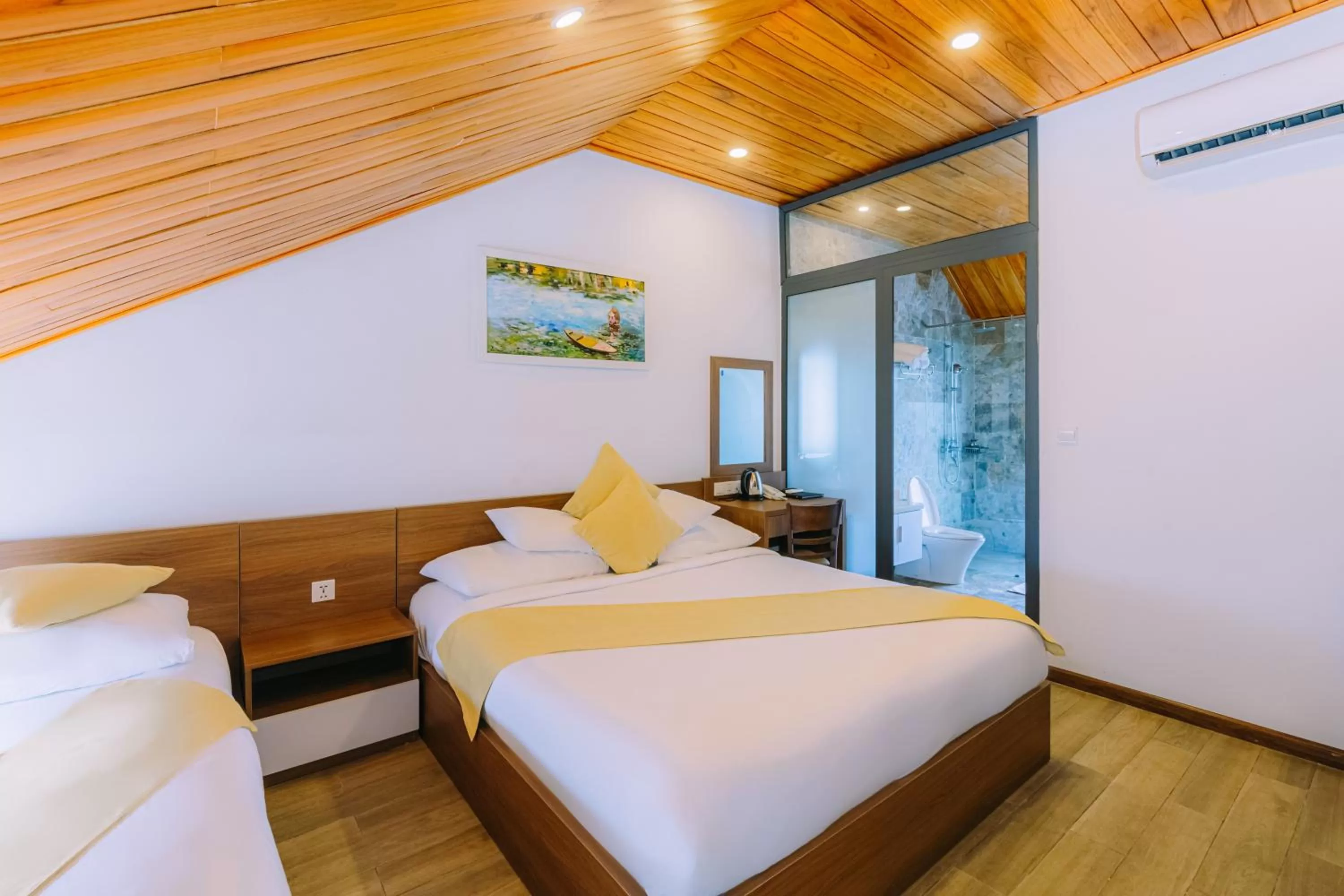 Photo of the whole room, Bed in Hoi An Majestic Villa