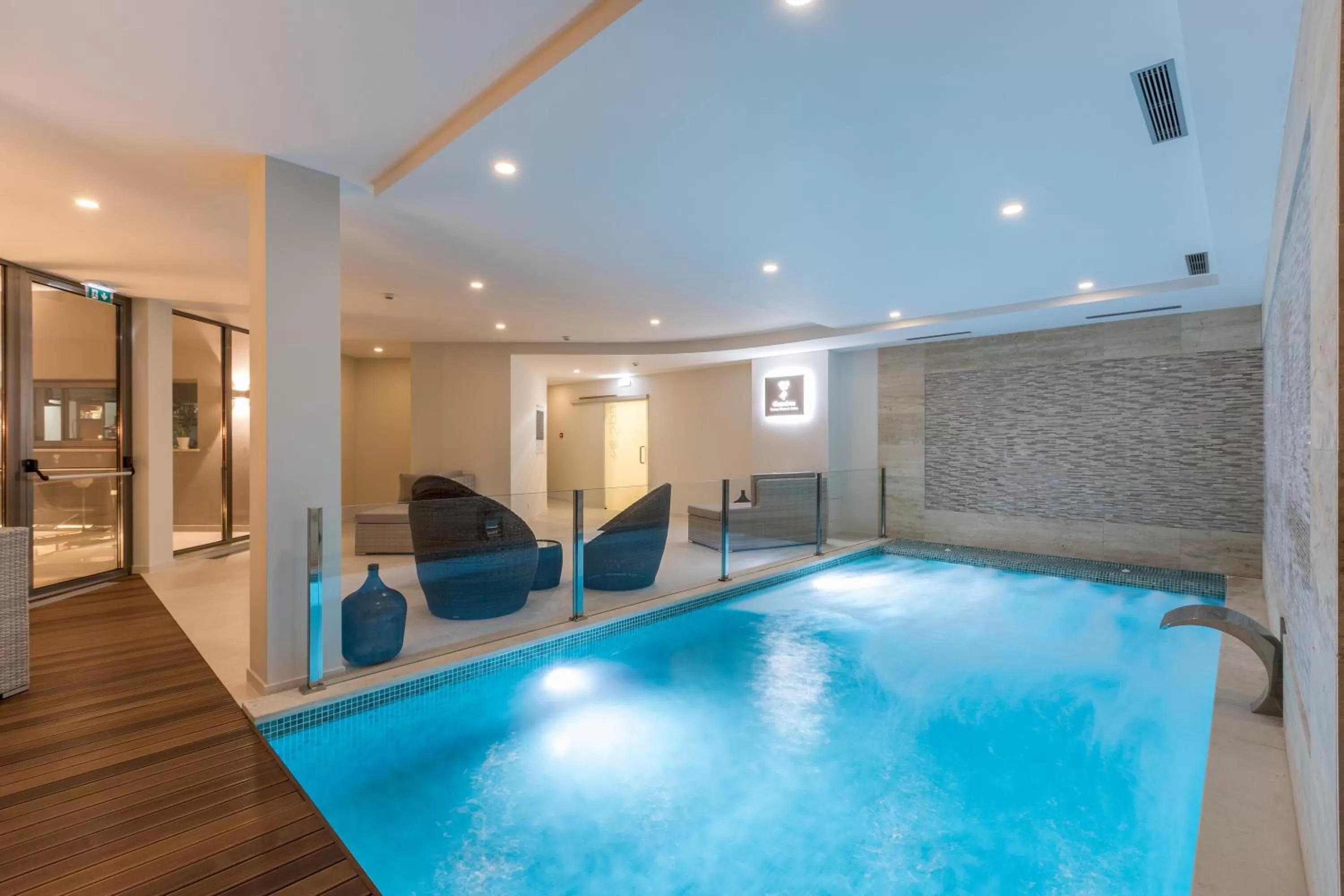 Spa and wellness centre/facilities in Caneiros Luxury House & Suites