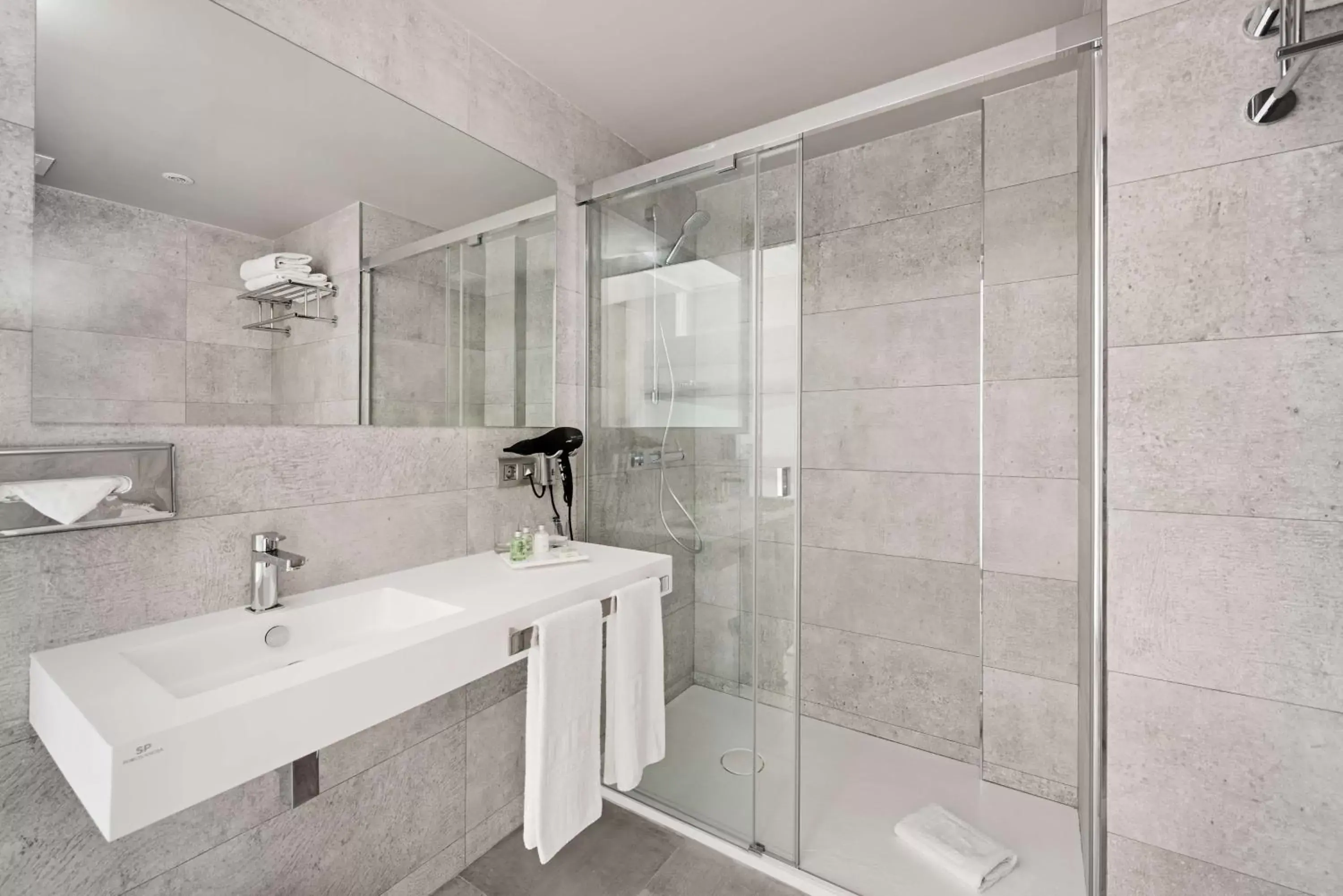 Shower, Bathroom in NH Castellón Turcosa