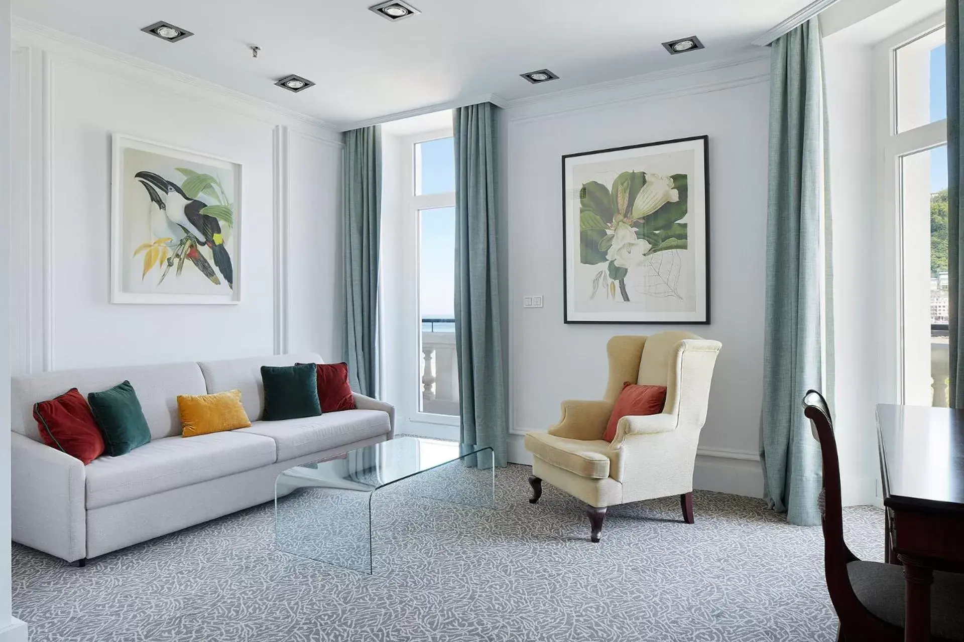 Photo of the whole room, Seating Area in Hotel de Londres y de Inglaterra