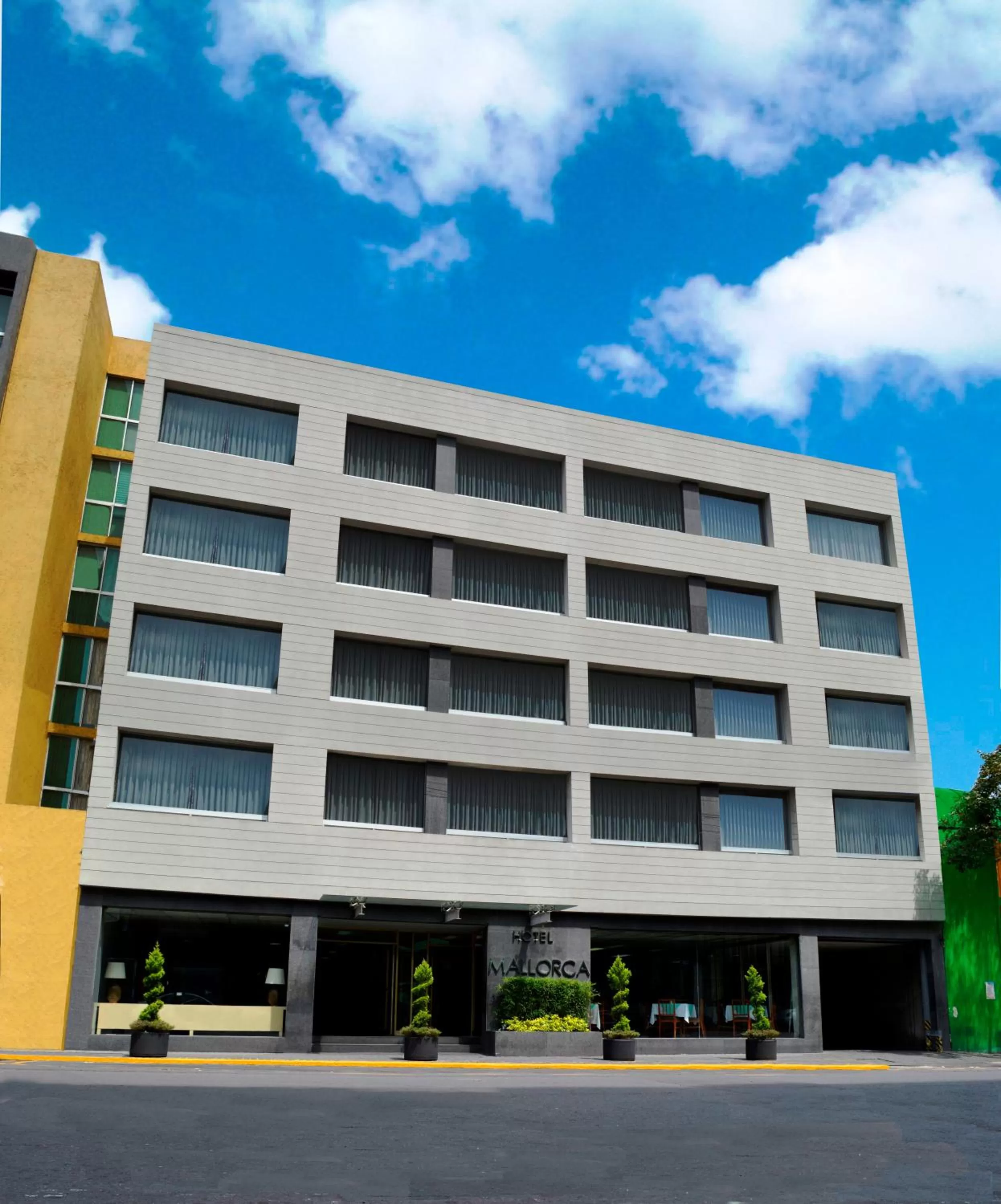 Facade/entrance in Hotel Mallorca