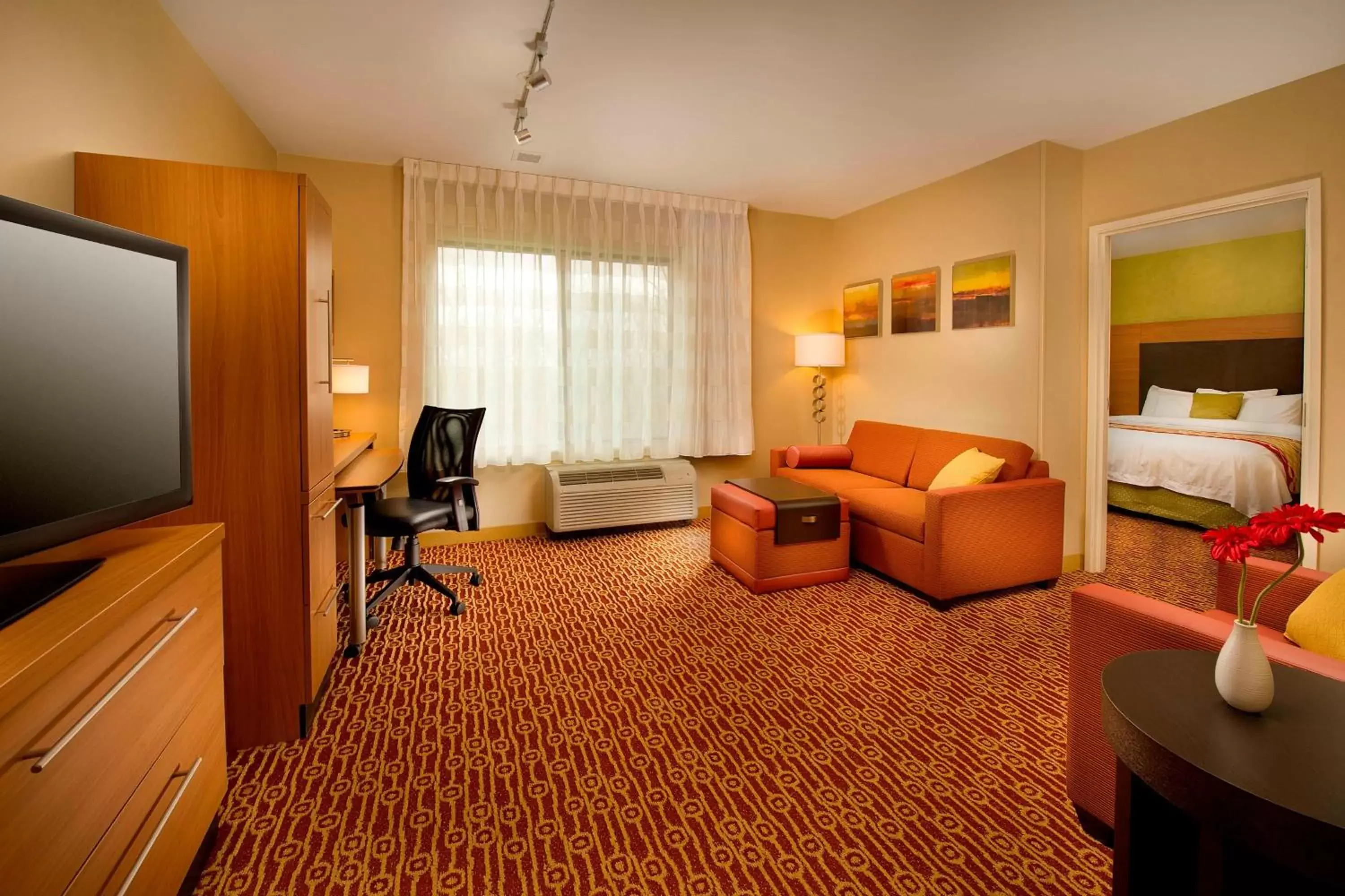 Bedroom, Seating Area in TownePlace Suites Bridgeport Clarksburg