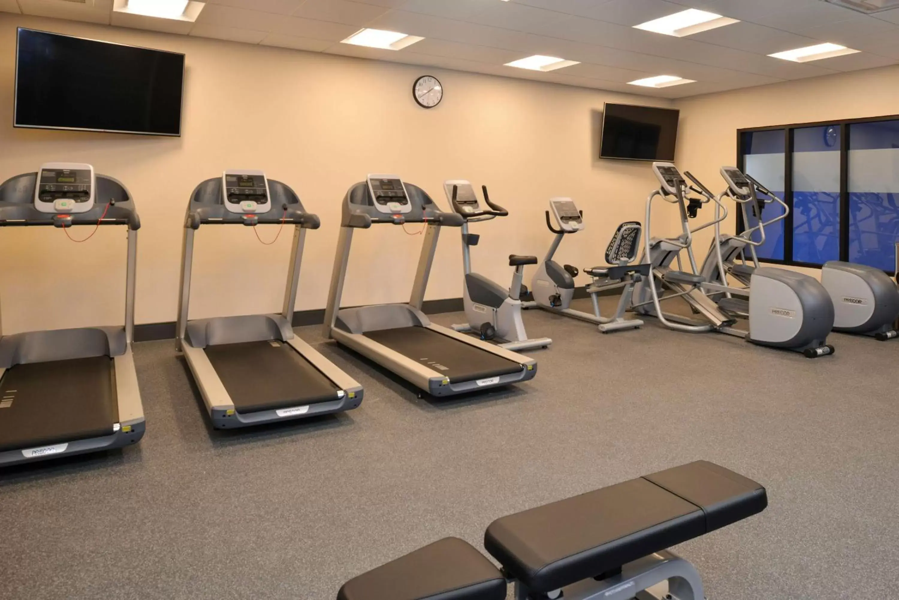 Fitness centre/facilities, Fitness Center/Facilities in Hampton Inn & Suites Cincinnati-Mason, Ohio