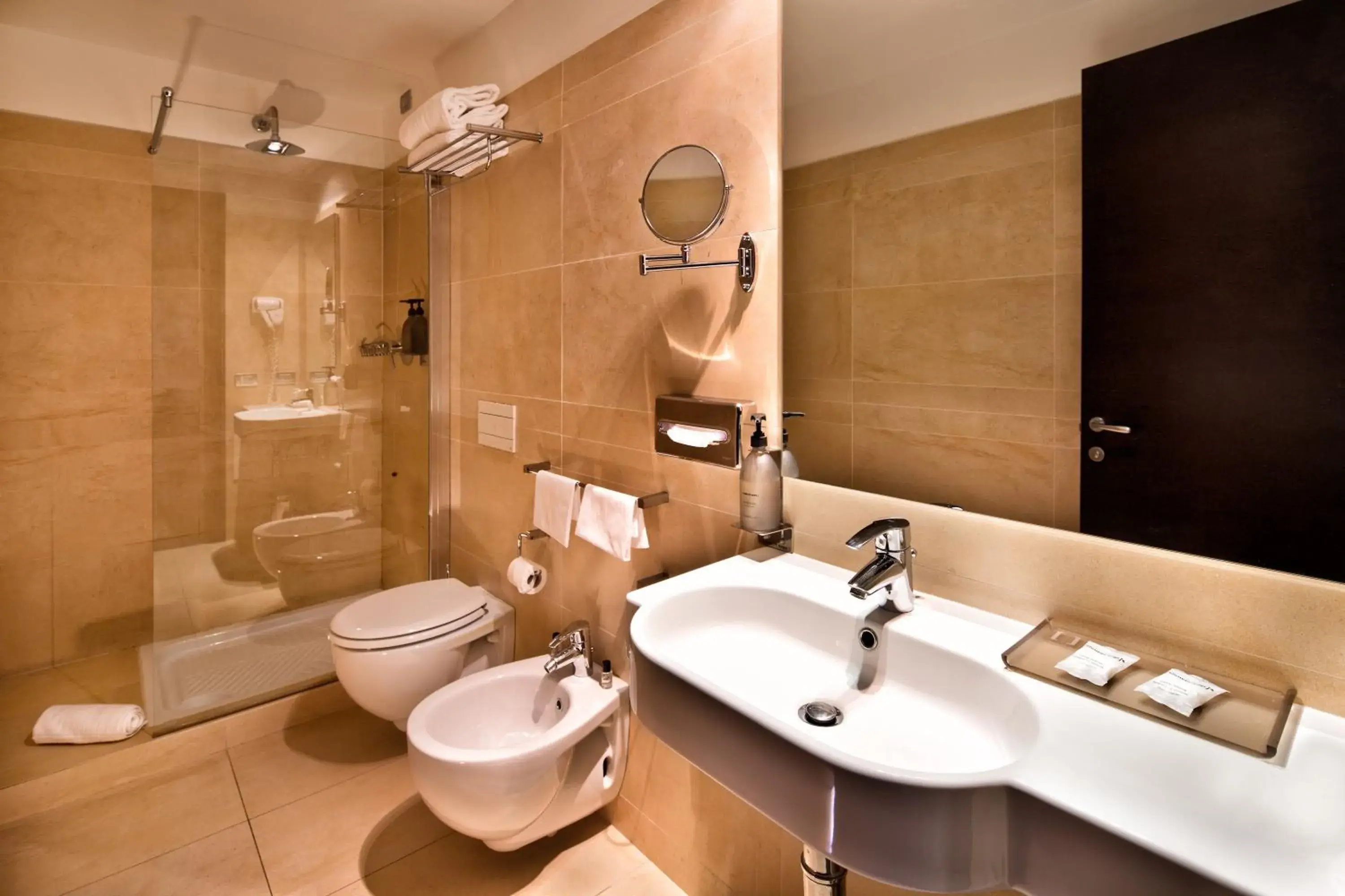 Bathroom in Hotel Cenacolo