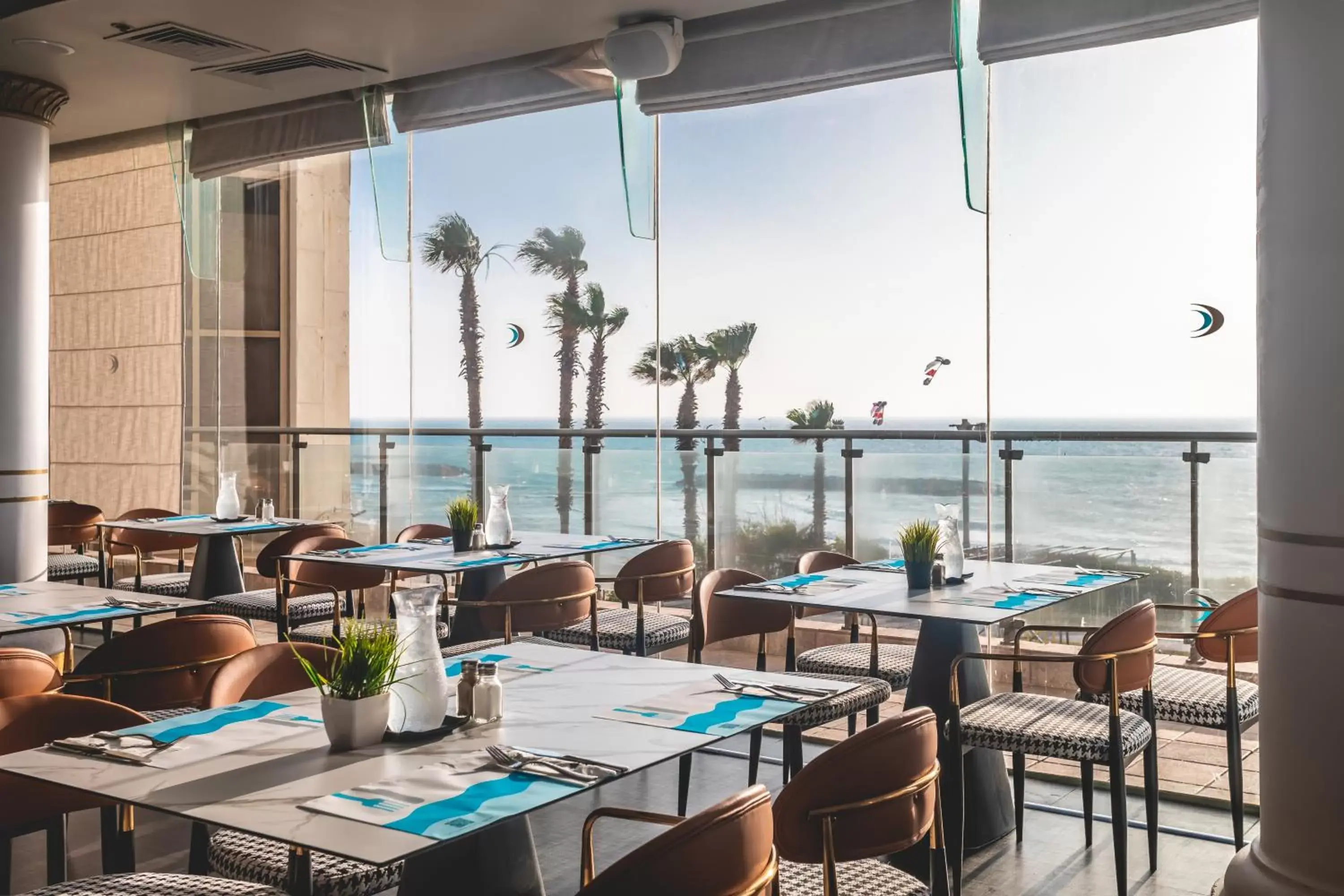 Restaurant/Places to Eat in Daniel Herzliya Hotel