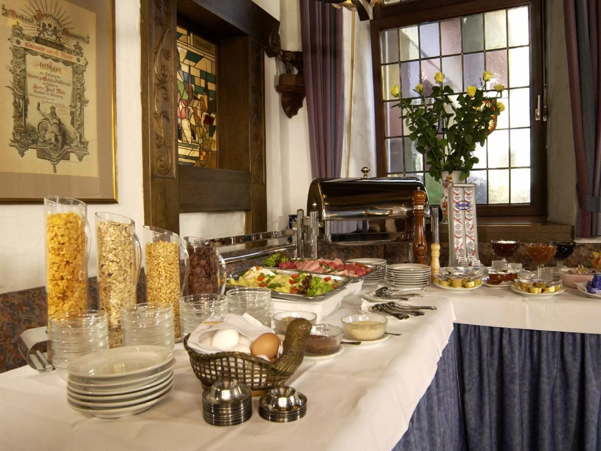 Food and drinks in City Partner Hotel Strauss