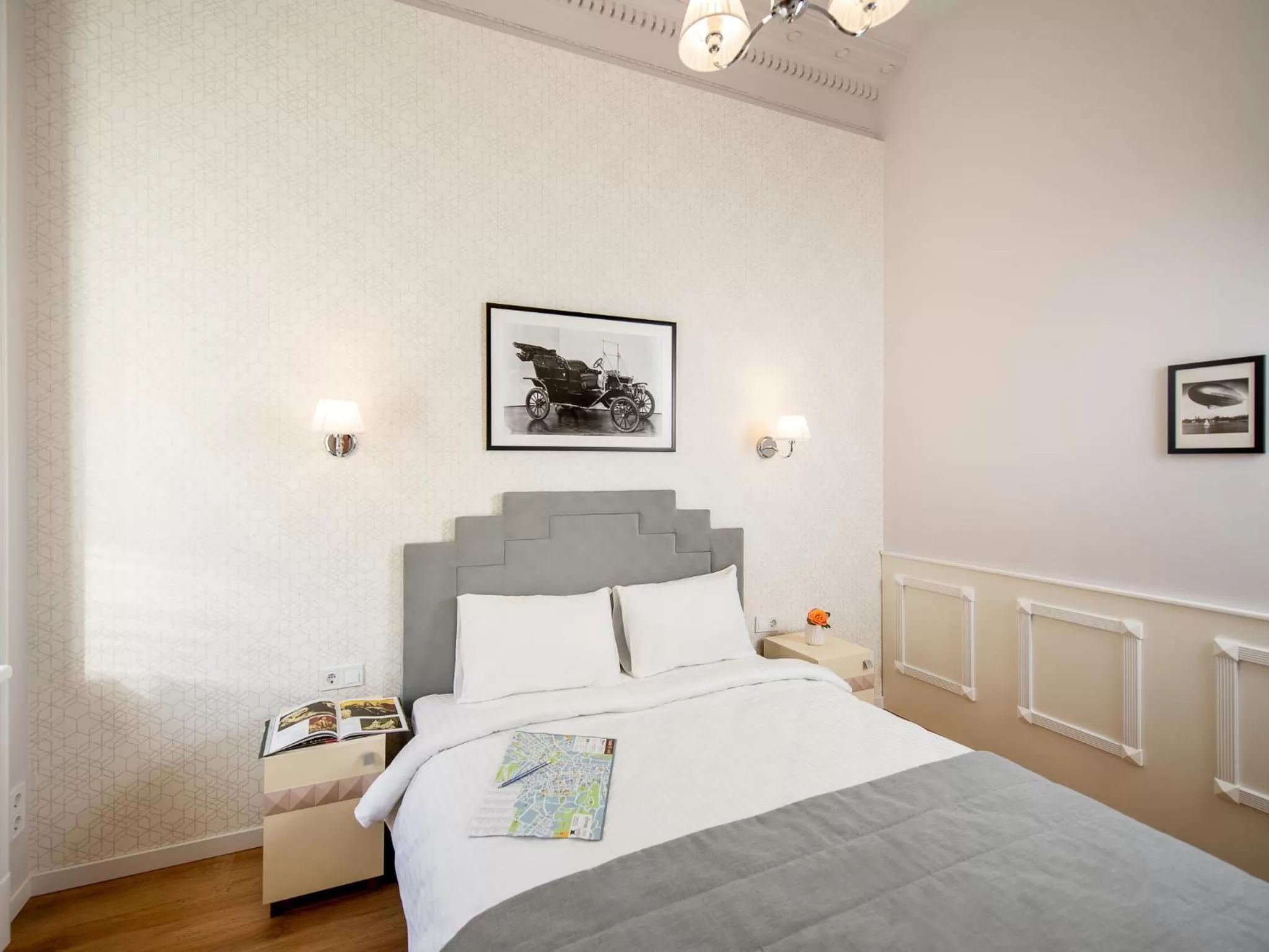 Bed in Art Deco Central Rooms