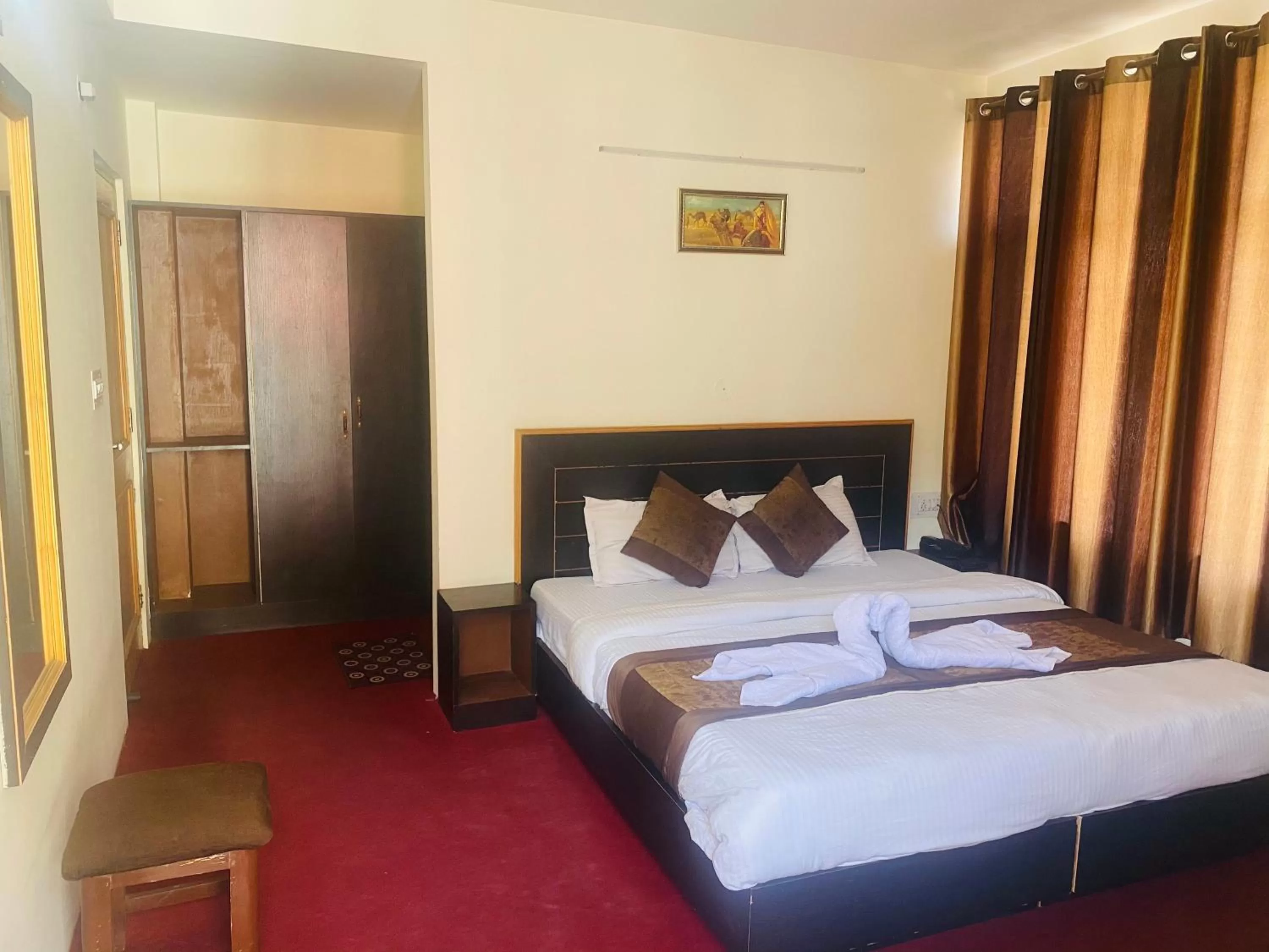 Photo of the whole room, Bed in The Destination Manali