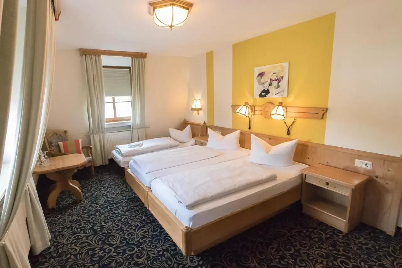 Triple Room in Hotel Löwen Triple Room in Hotel Löwen