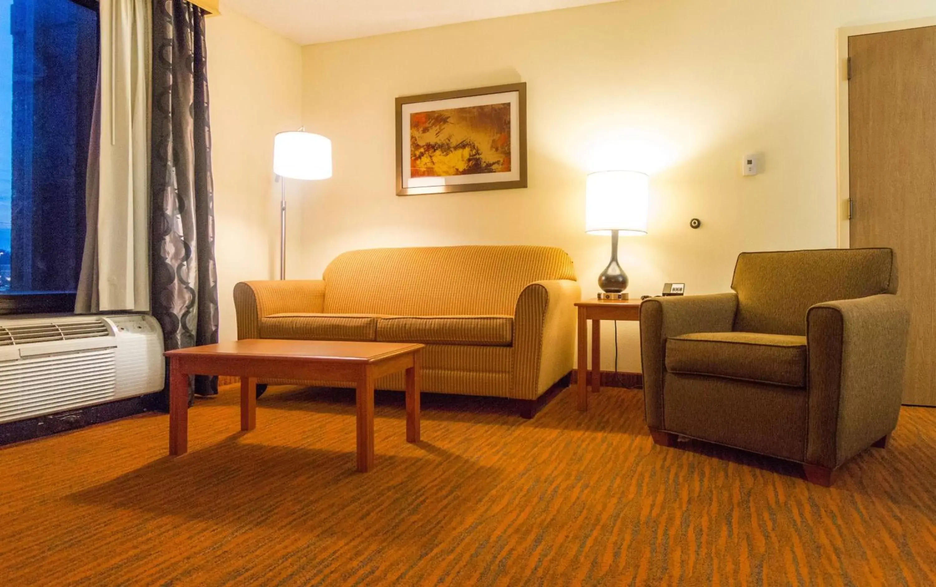Living room, Seating Area in Hampton Inn & Suites St. Louis-Chesterfield