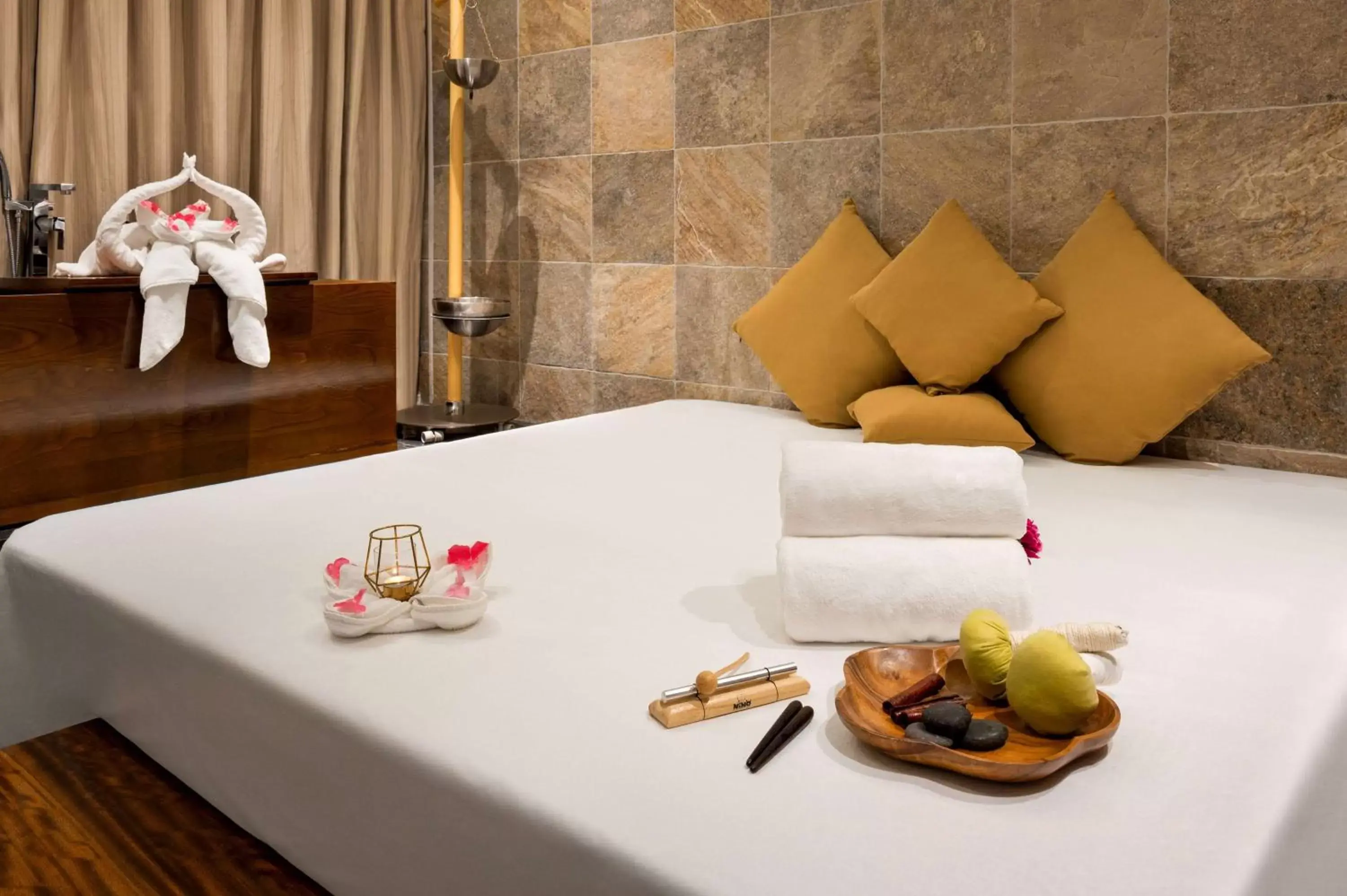 Massage, Bed in Wyndham Doha West Bay