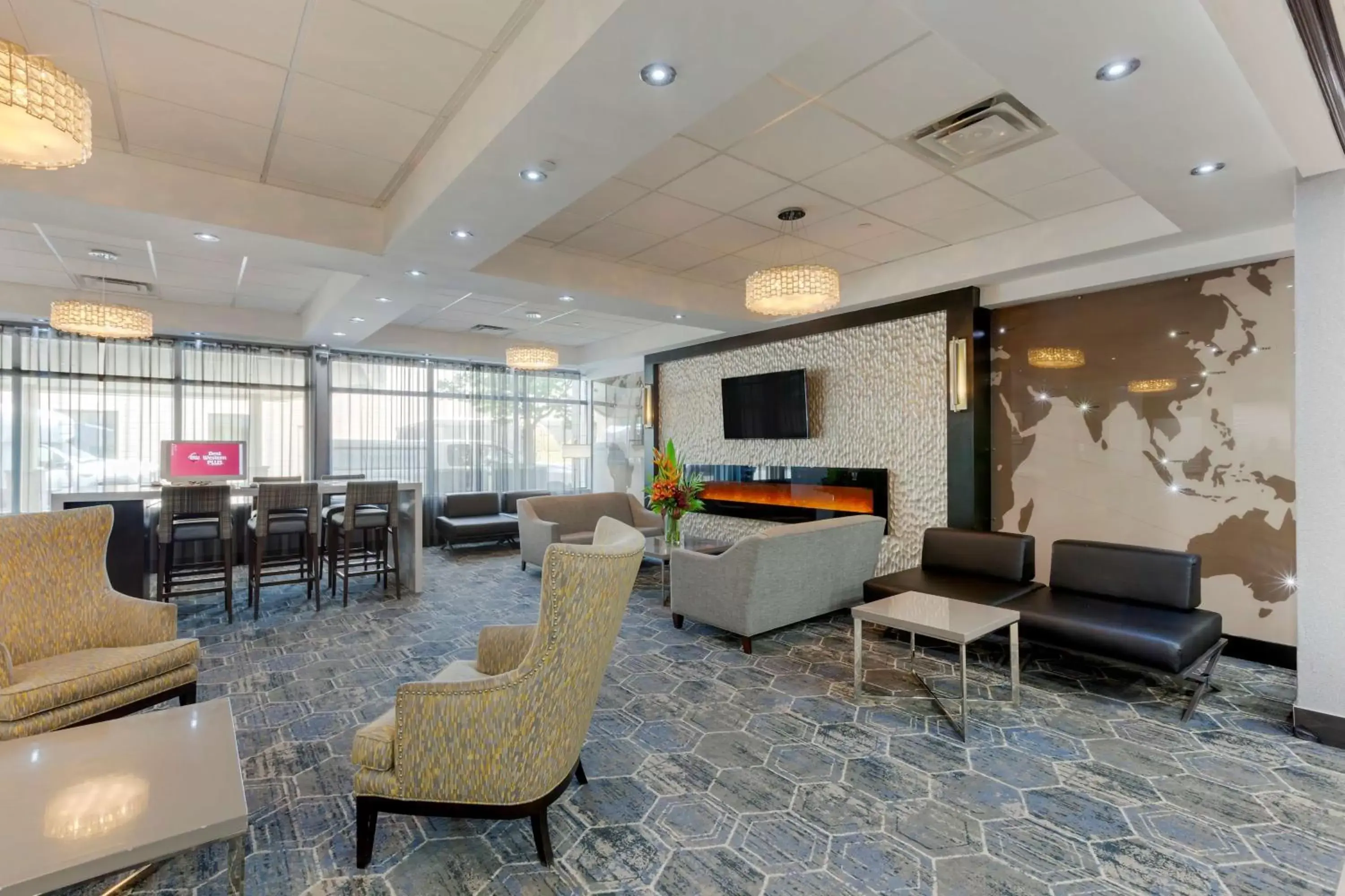 Lobby or reception in Best Western Plus Toronto Airport Hotel