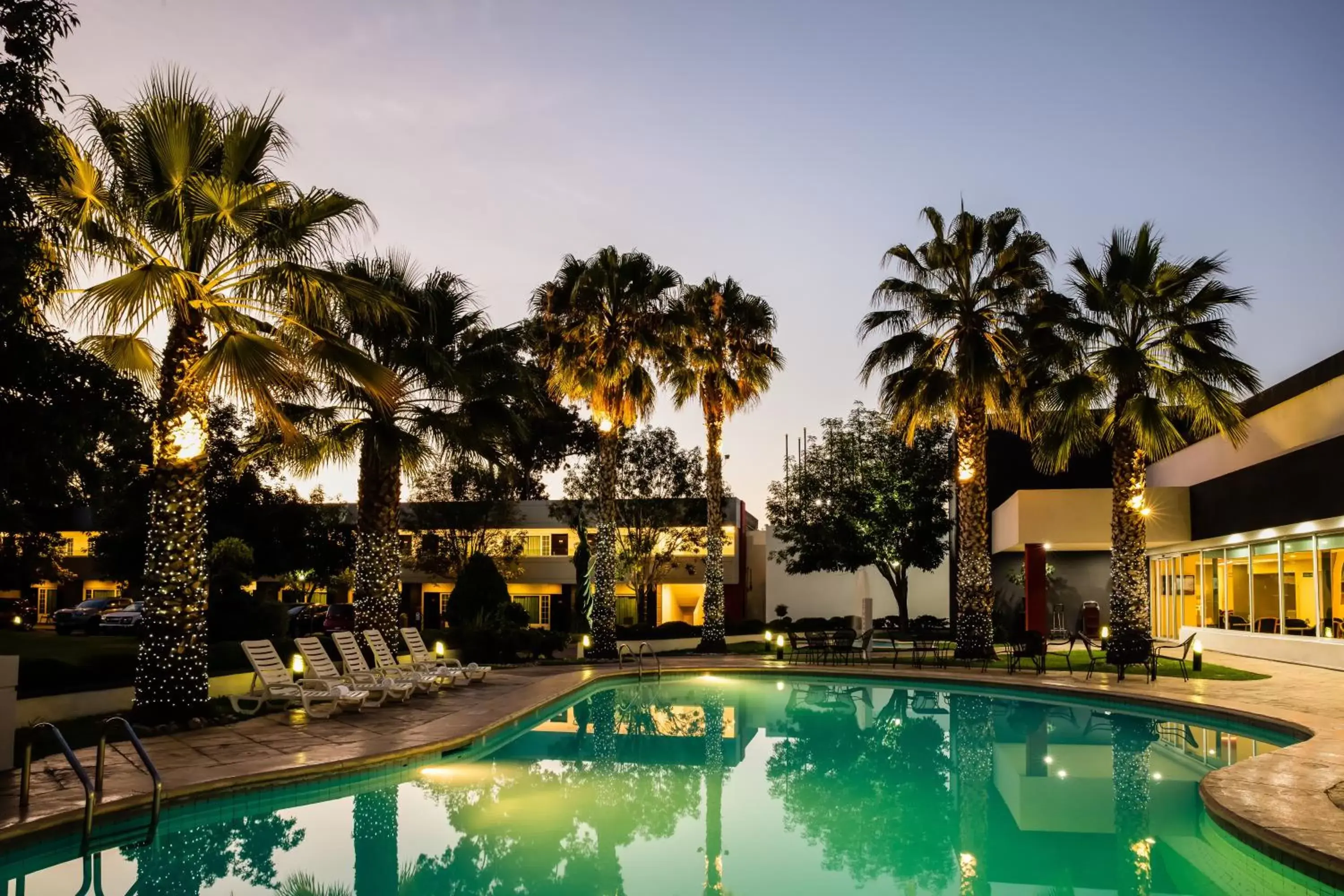 Swimming pool in Fiesta Inn San Luis Potosi Glorieta Juarez